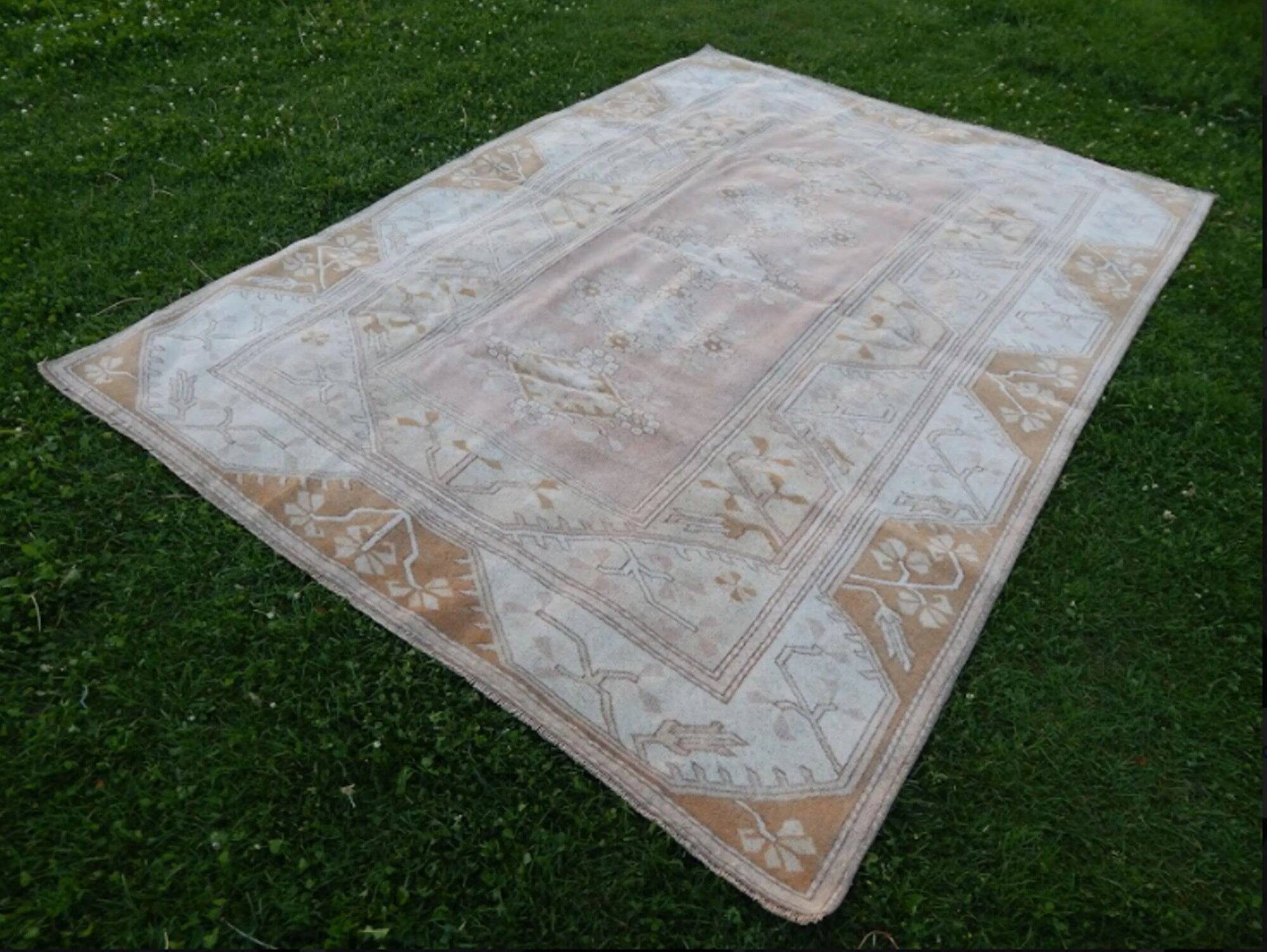 Vintage Turkish Oushak rug 193x266 cm
