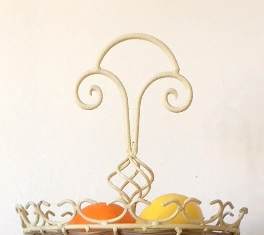 Display 2-tiered structure patinated metal rattan baskets