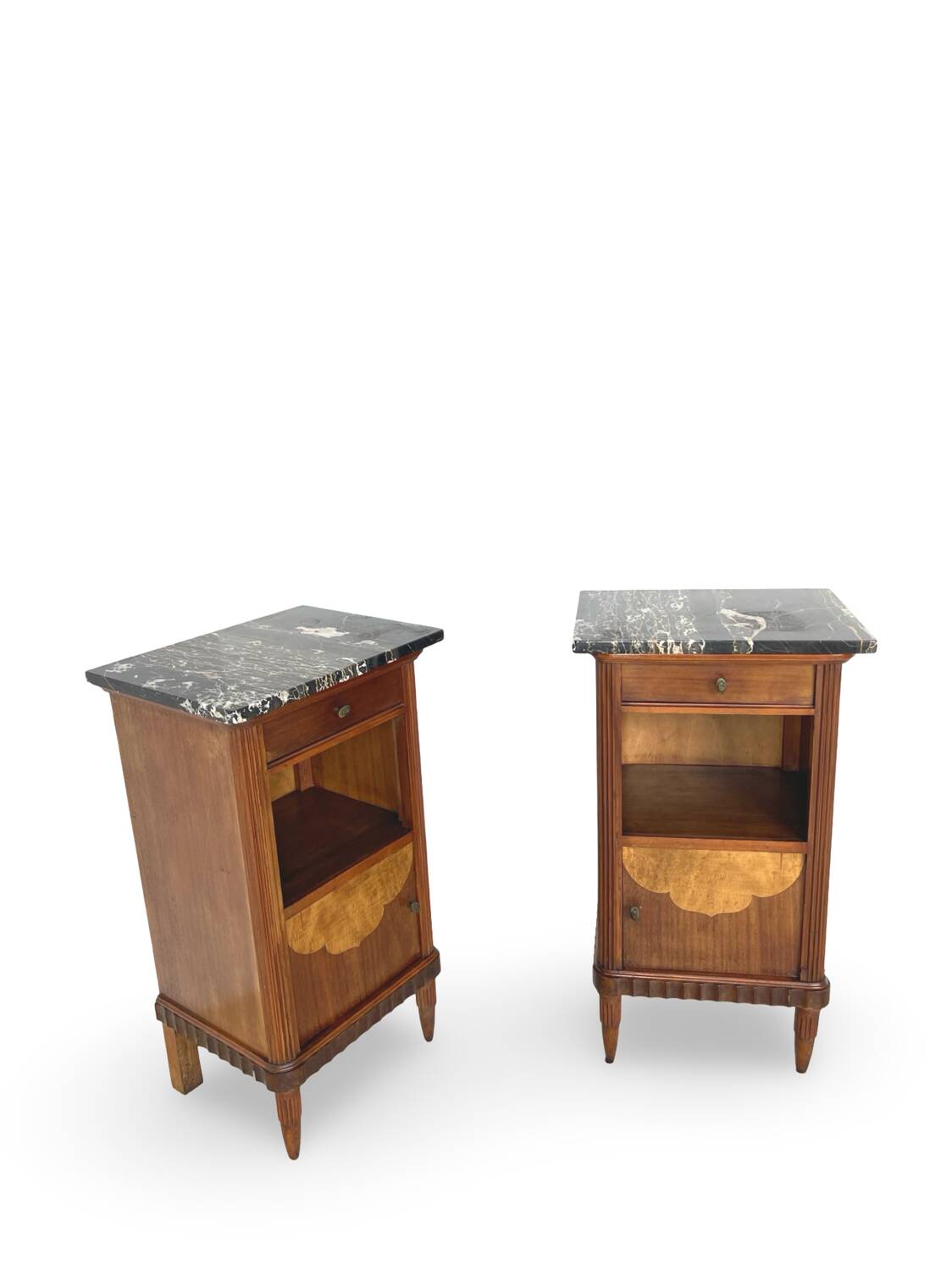 Tables de chevet italiennes en placage d'acajou avec de splendides