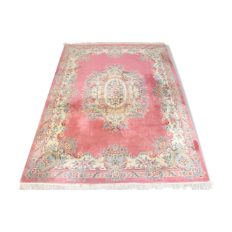 tapis de laine chinoise à franges avec motif floral sur fond rose 388x275cm