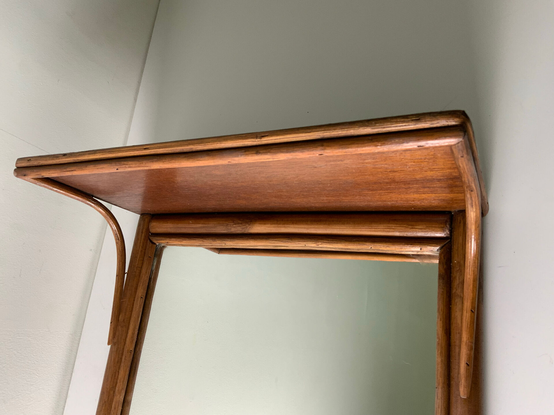 Miroir en rotin