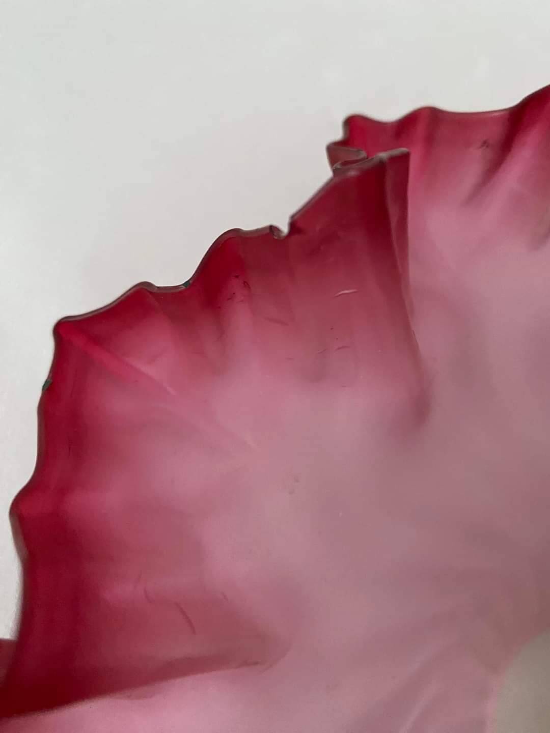 Abat-jour en forme mouchoir en verre de couleur violine