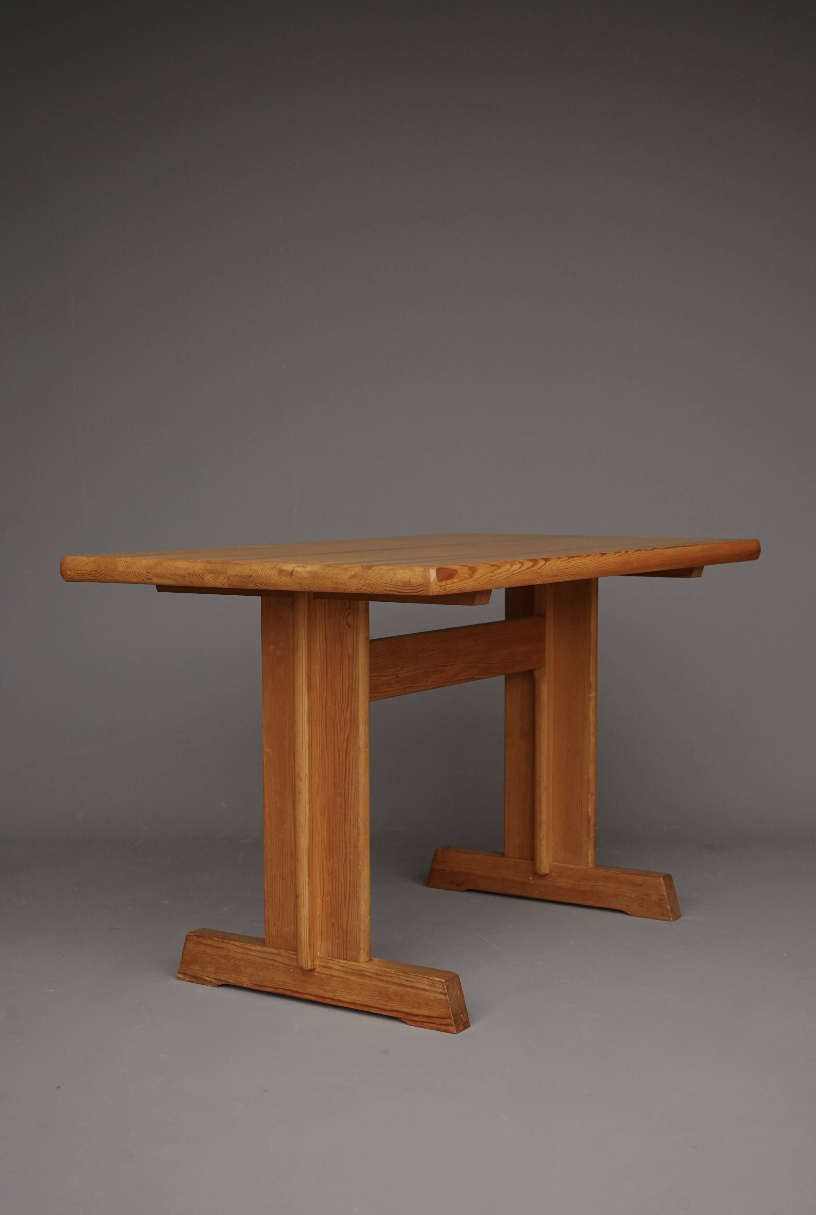 Table de cuisine en pin massif, années 1970