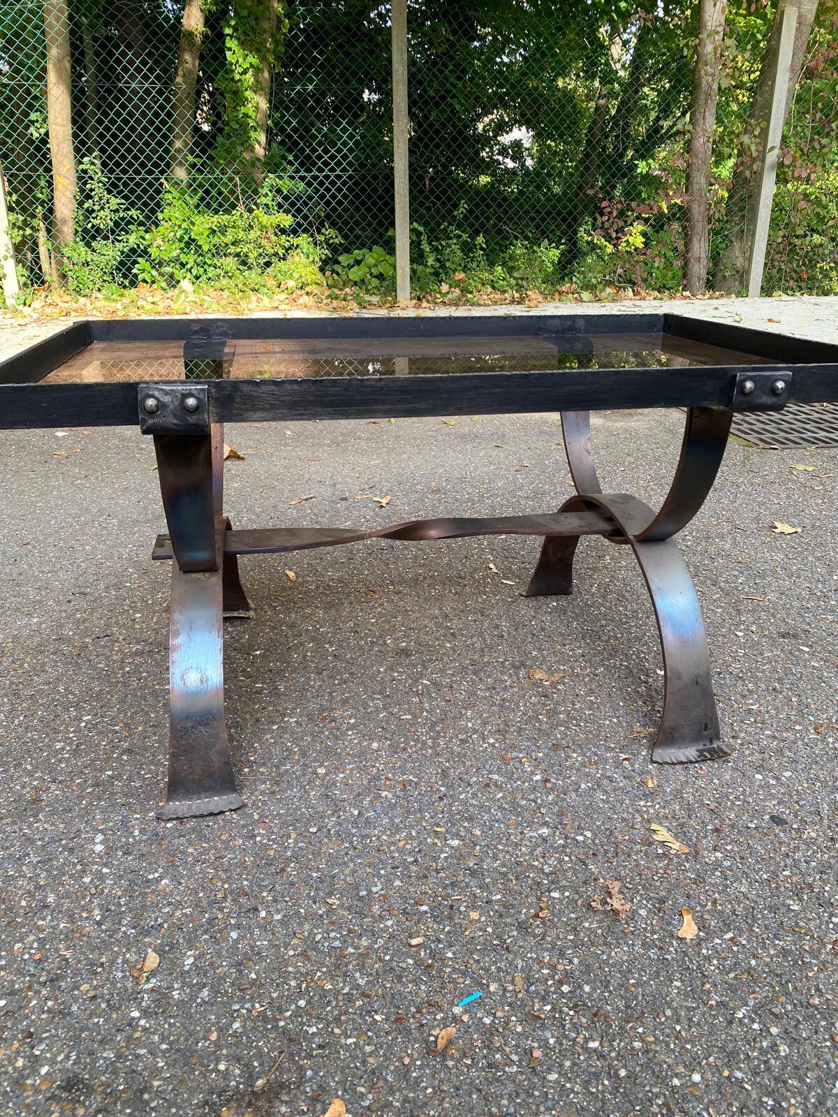 Table basse vintage en fer forgé et verre