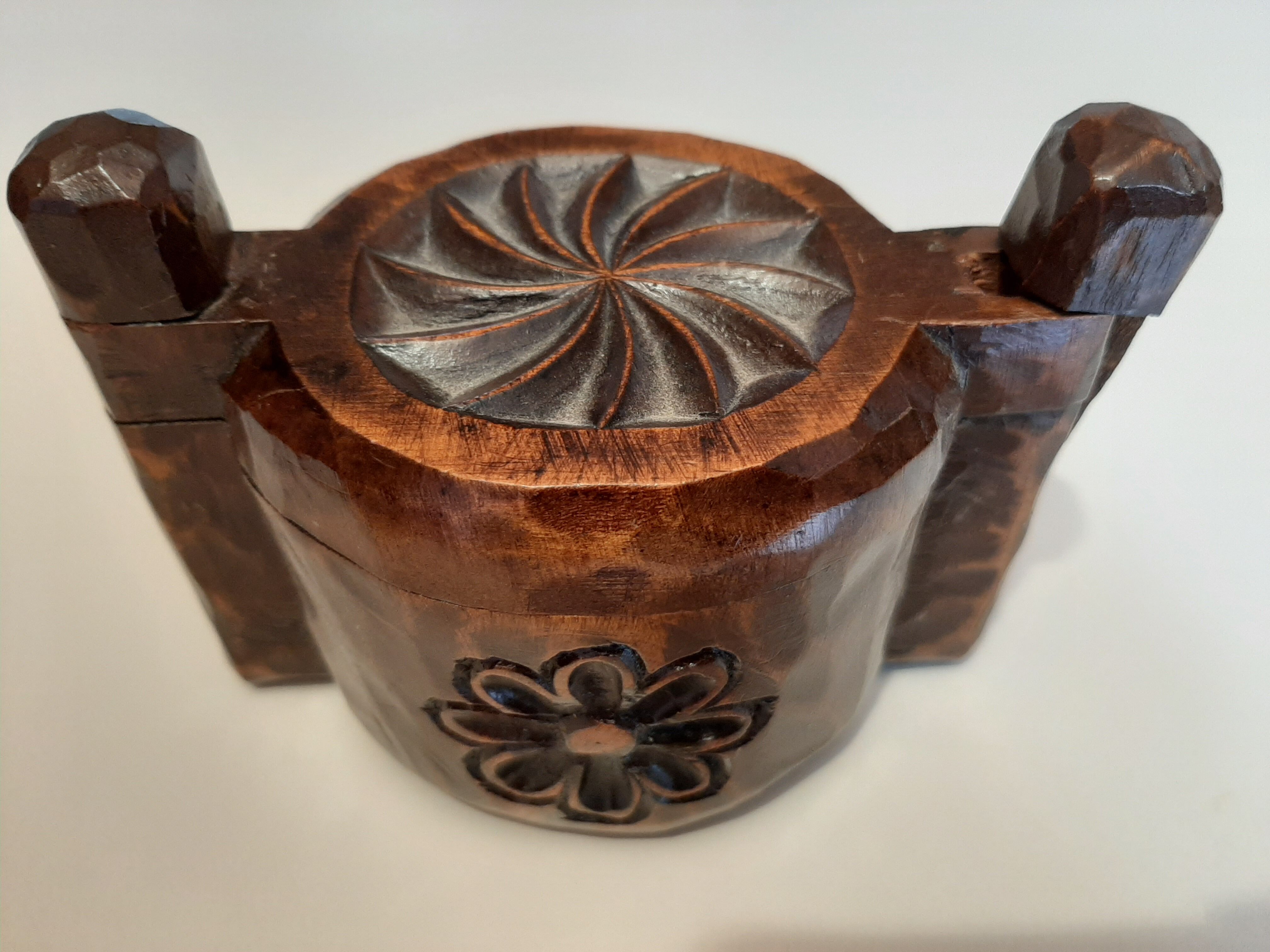 Boite à sel du Queyras en bois