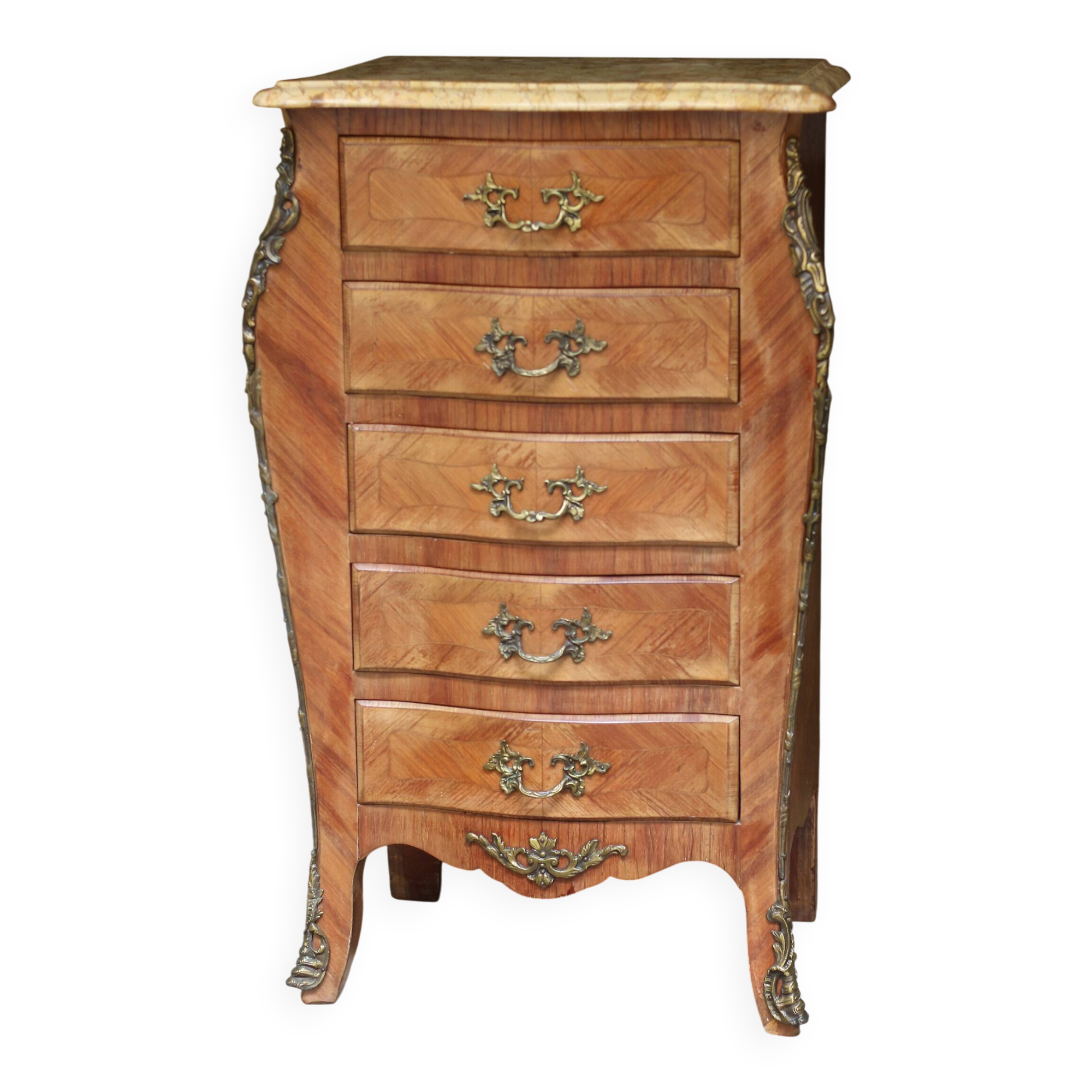 Adorable small veneered chest of drawers.