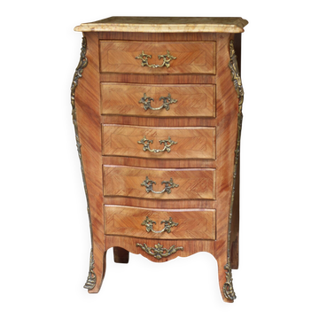 Adorable small veneered chest of drawers.