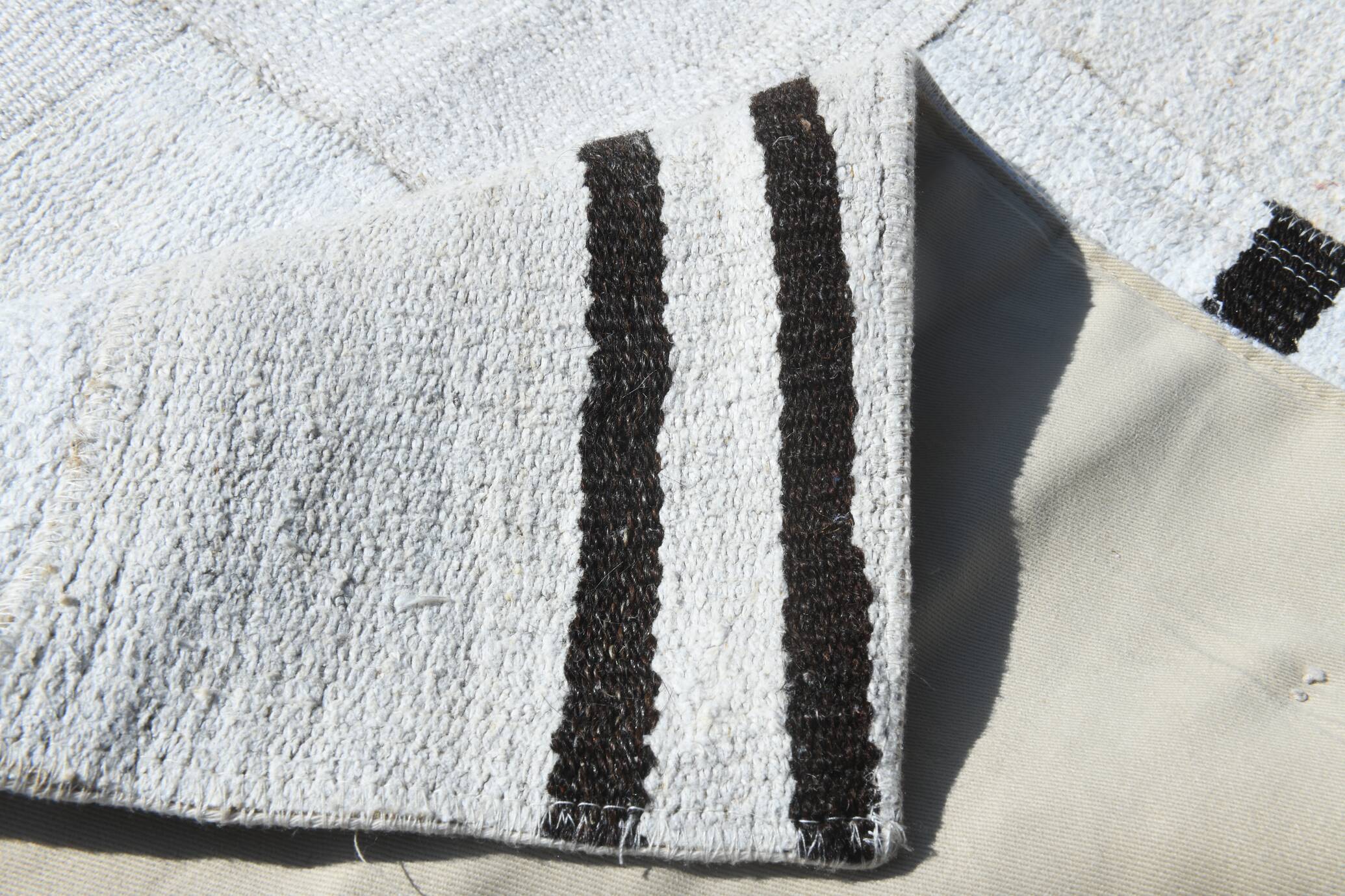 Off-White Neutral Vintage Kilim Rug For Living Room, 190x270 Cm
