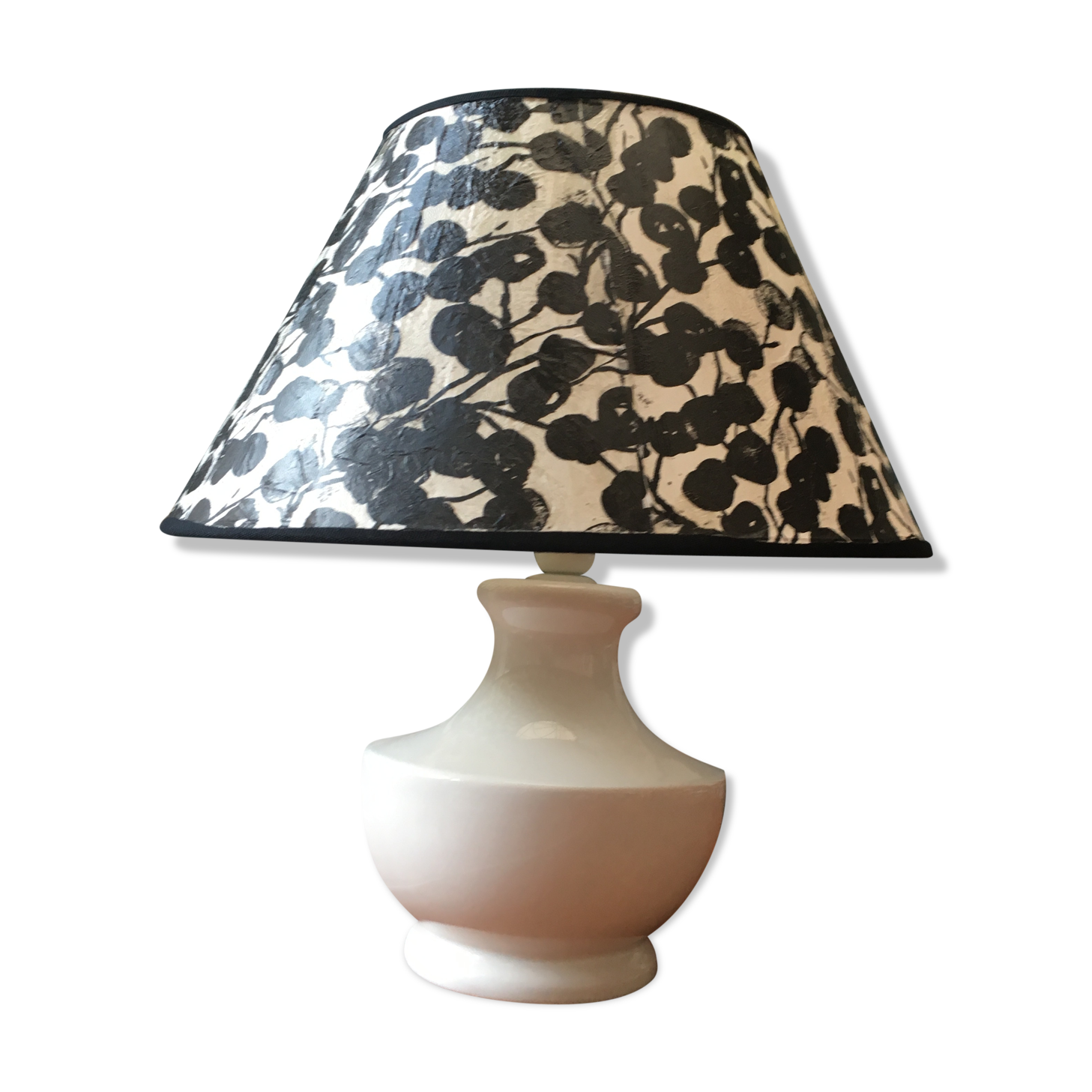 Ceramic table lamp