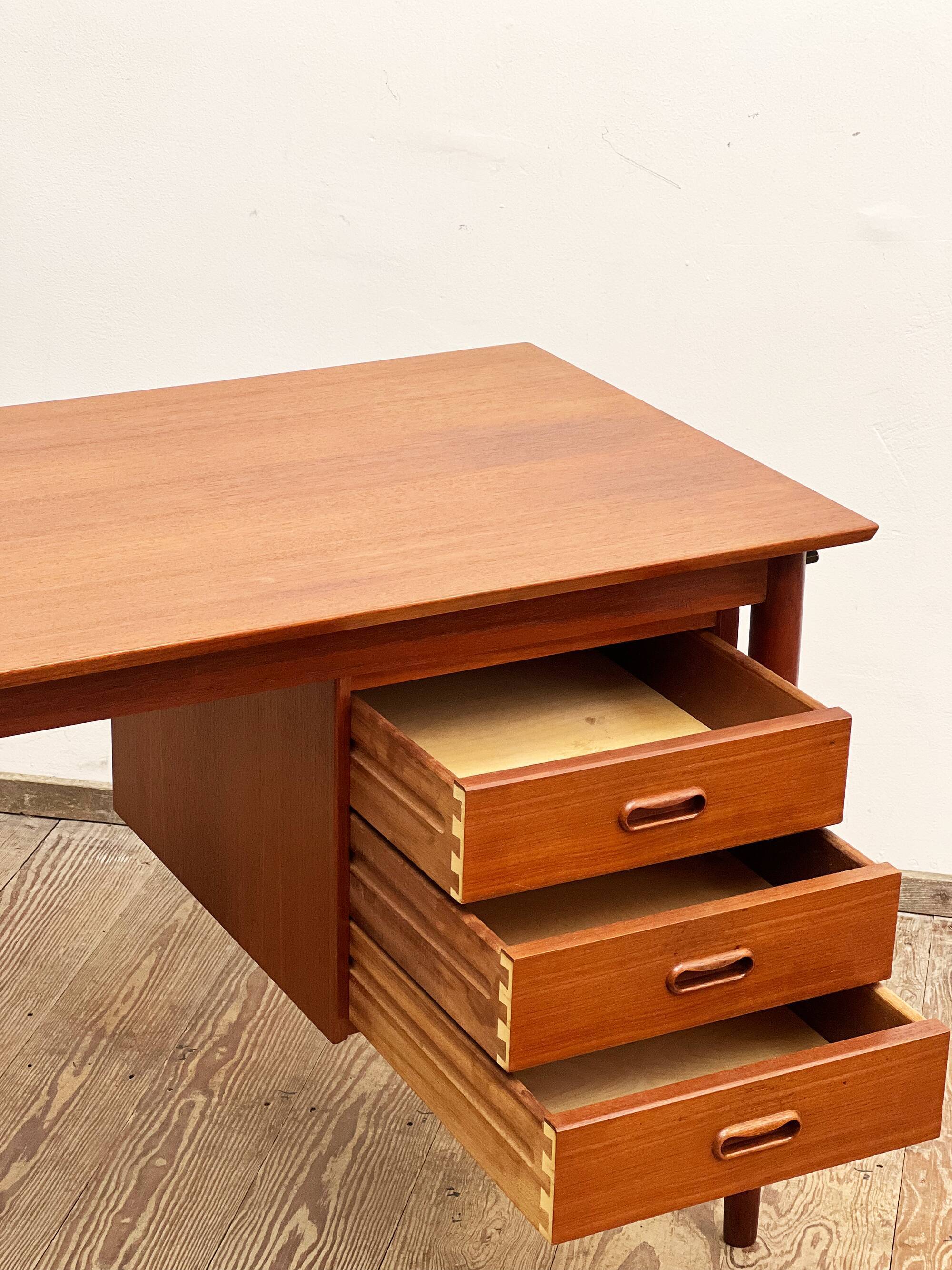Danish mid-century modern teak writing desk by Arne Vodder, 1960s