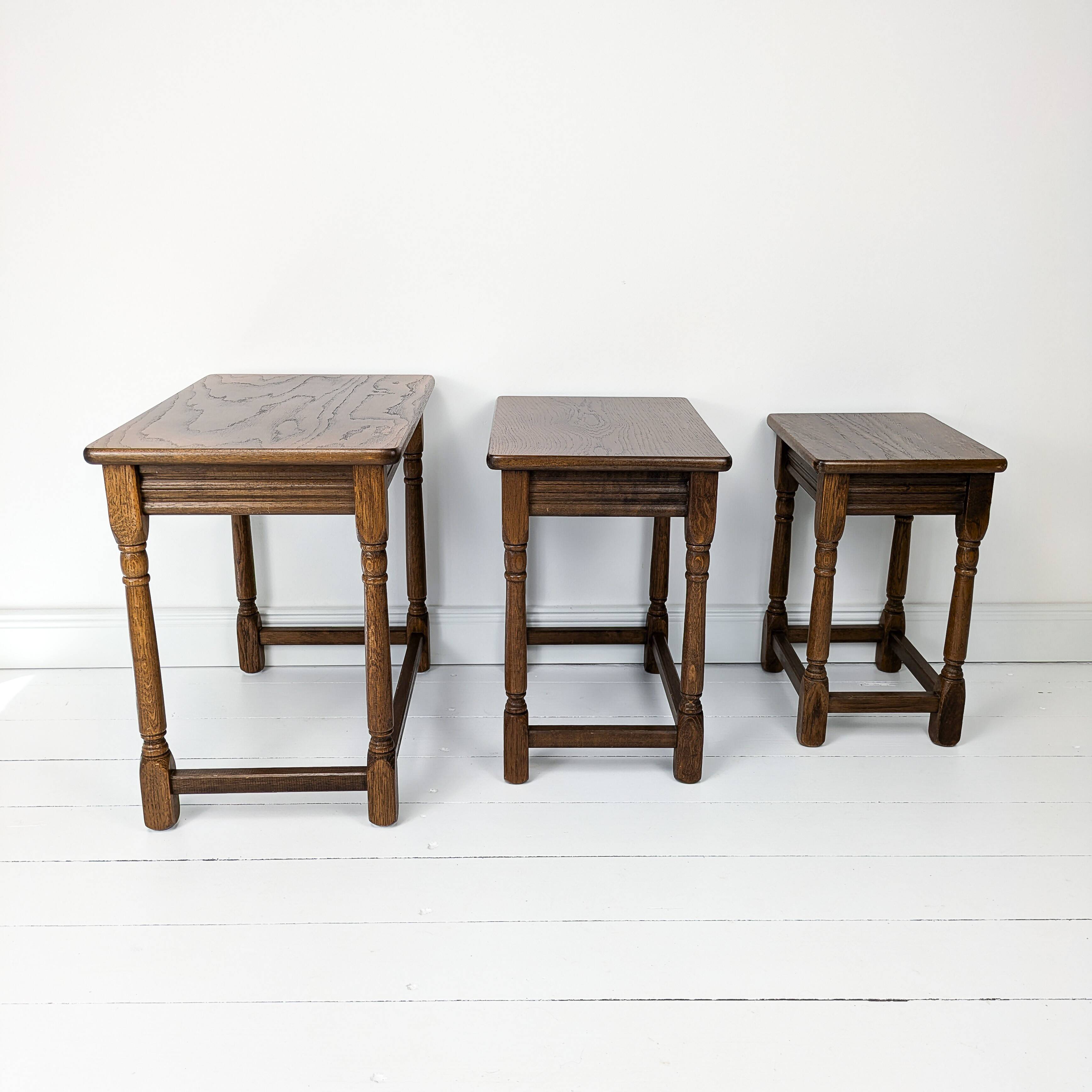 Lot de 3 tables d'appoint Mid Century Vintage en bois massif Landhaus Rustikal Banc de fleurs Tabour