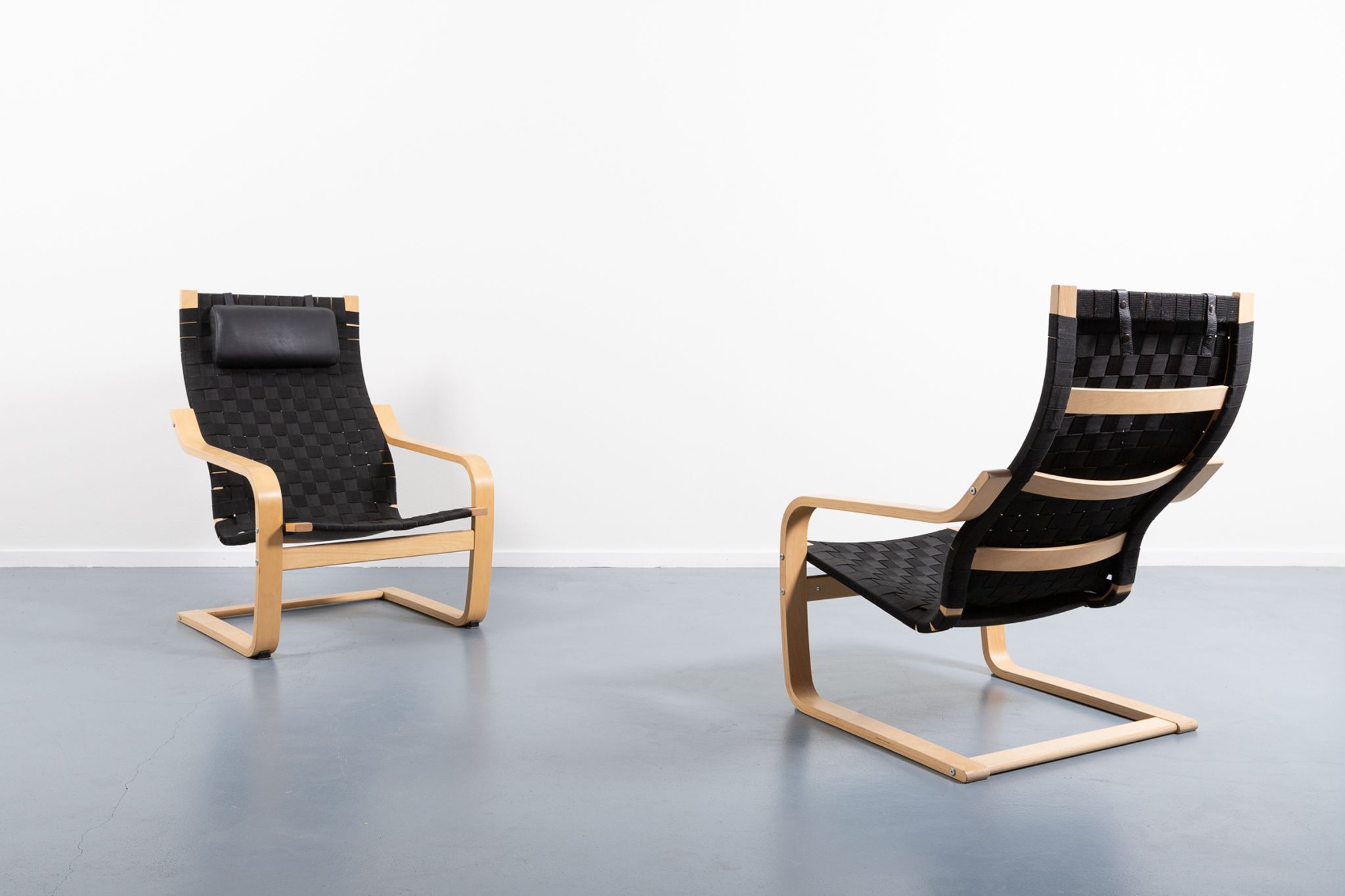 Set of 2 Scandinavian braided sun loungers