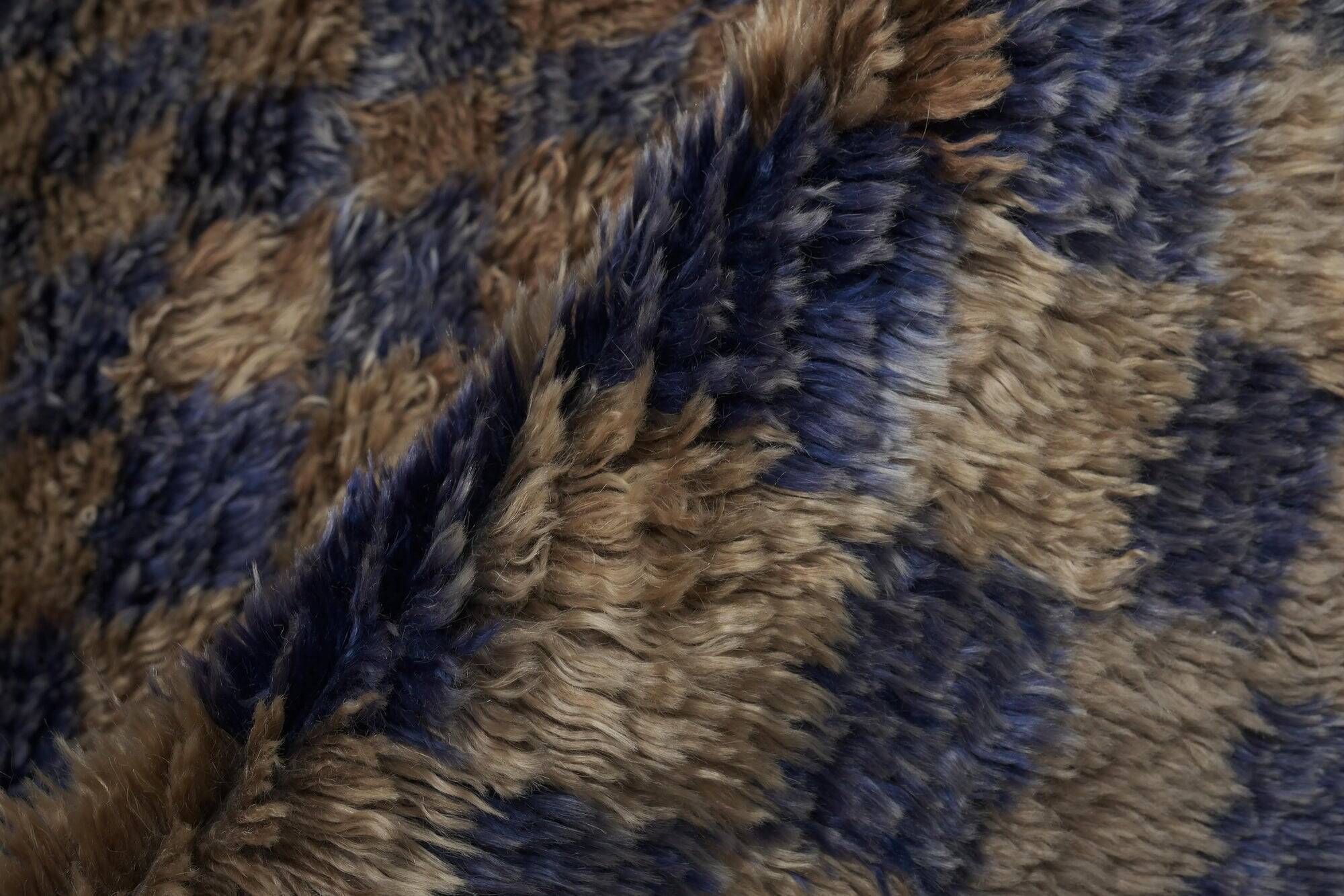 Vintage Turkish handmade rug 136x179 cm
