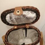 Wicker wine bottle holder basket