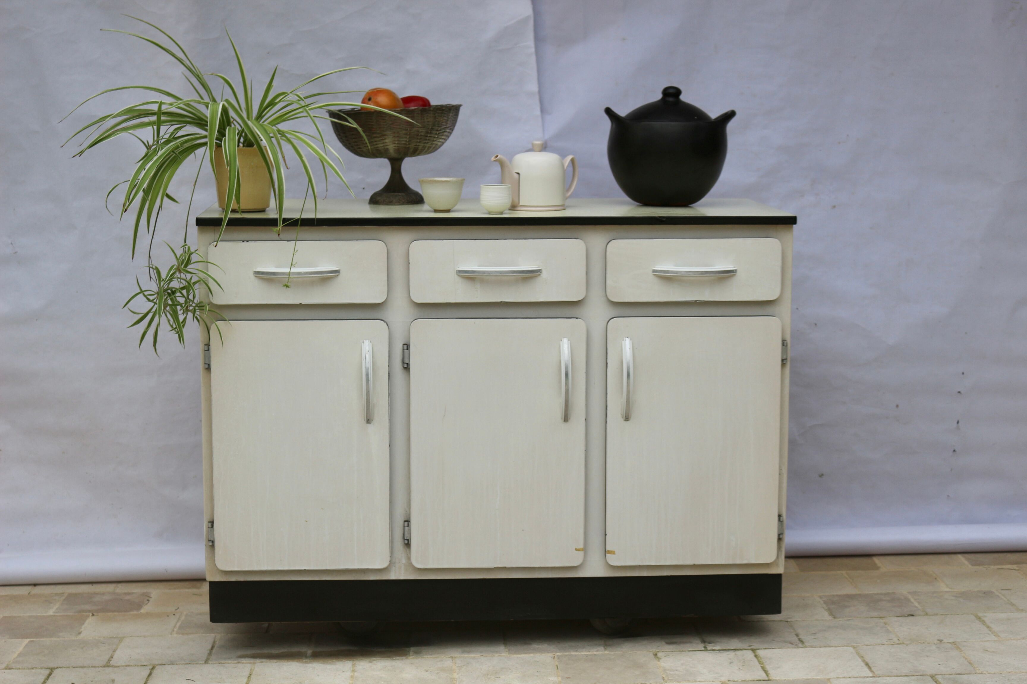Low kitchen furniture formica ivory color