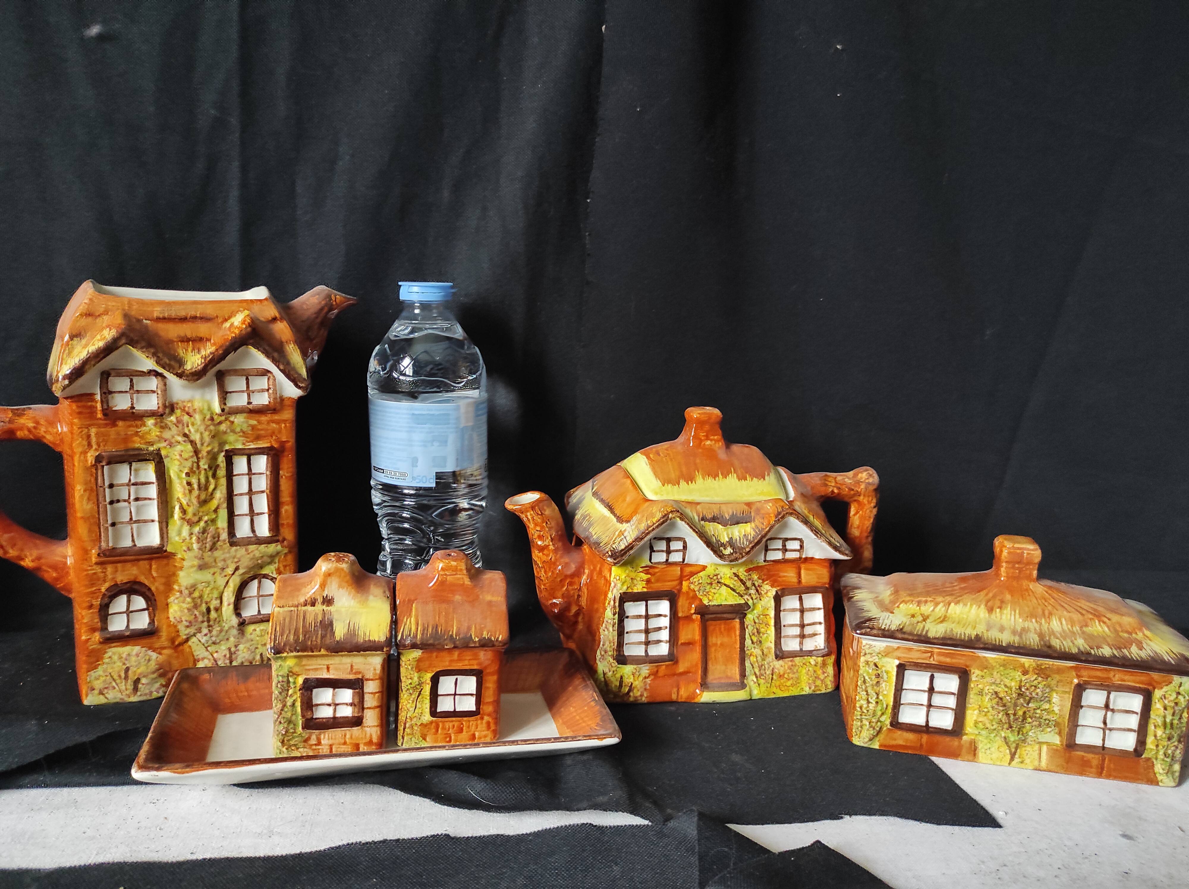 Services 6 pieces /tea /coffee maker /salt /pepper