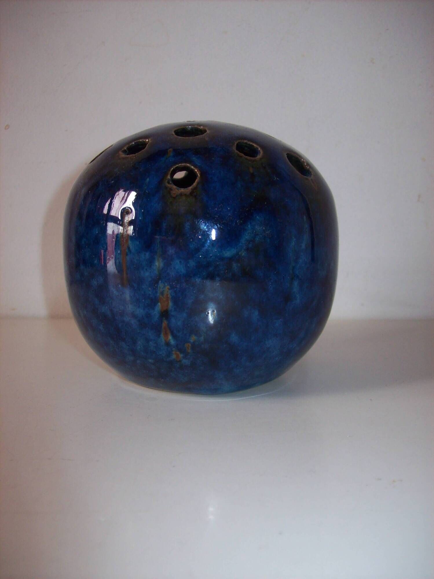 Ceramic blue flower pick