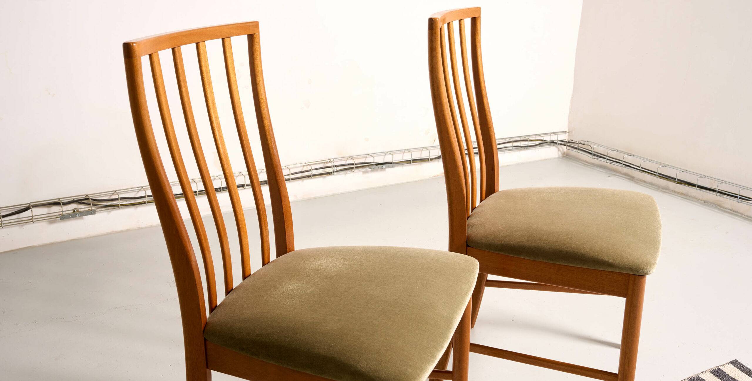 Paire de chaises MCintosh vintage, style scandinave