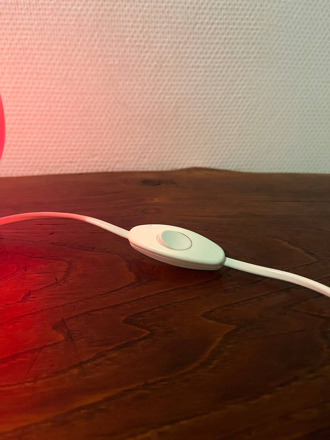 Small opaline globe table lamp with aluminum base