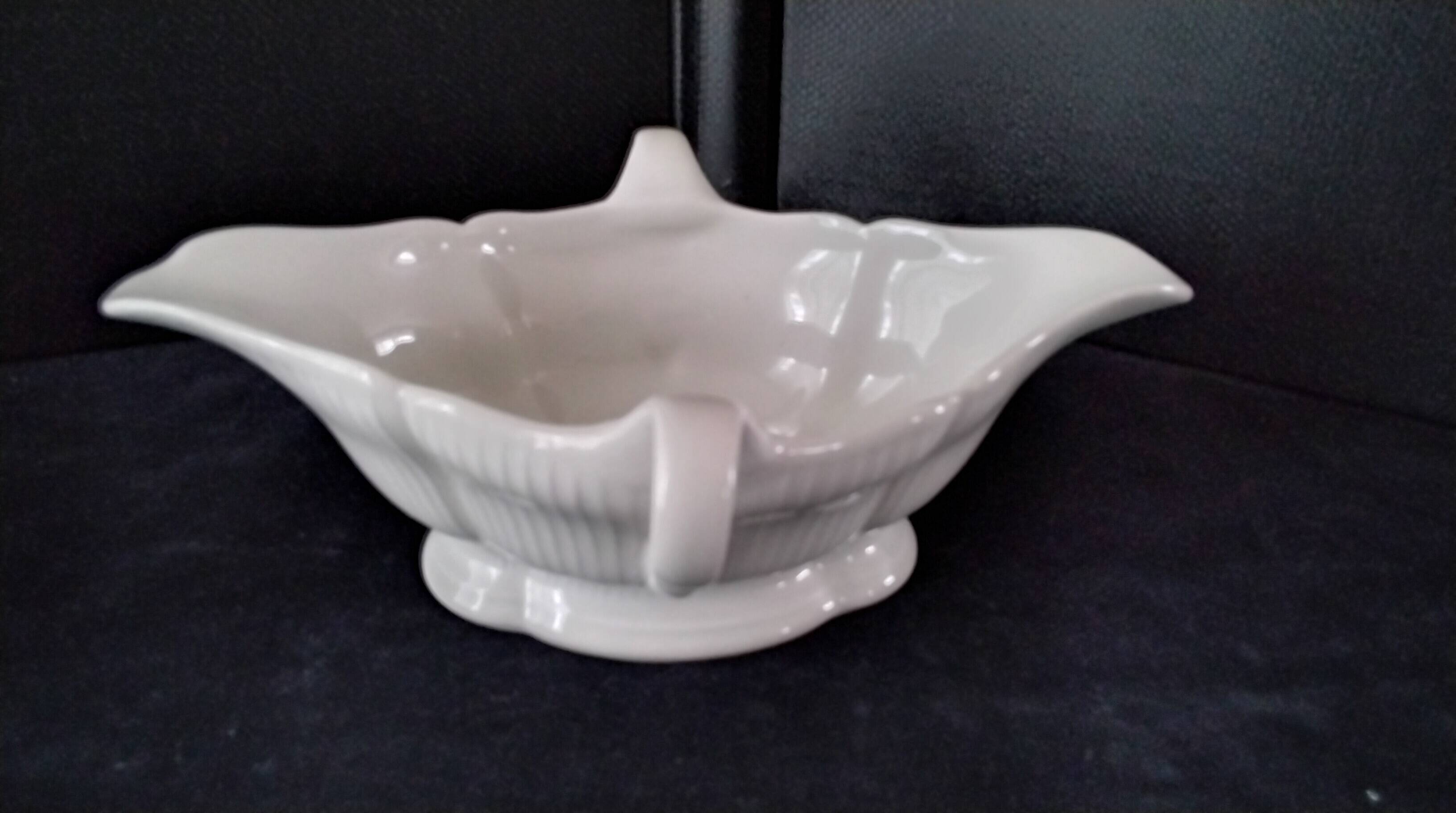 White porcelain sauce boat Pillivuyt