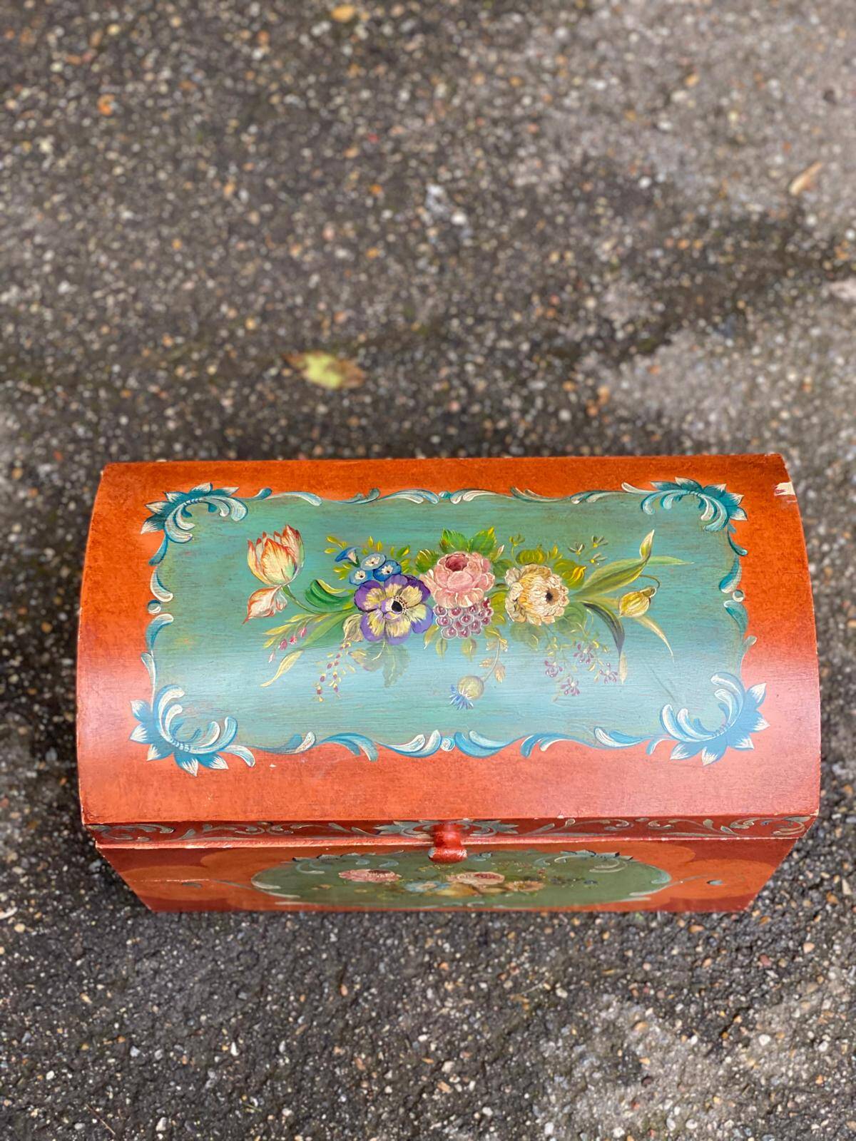 Small Chinese orange wooden flowered jewelry box