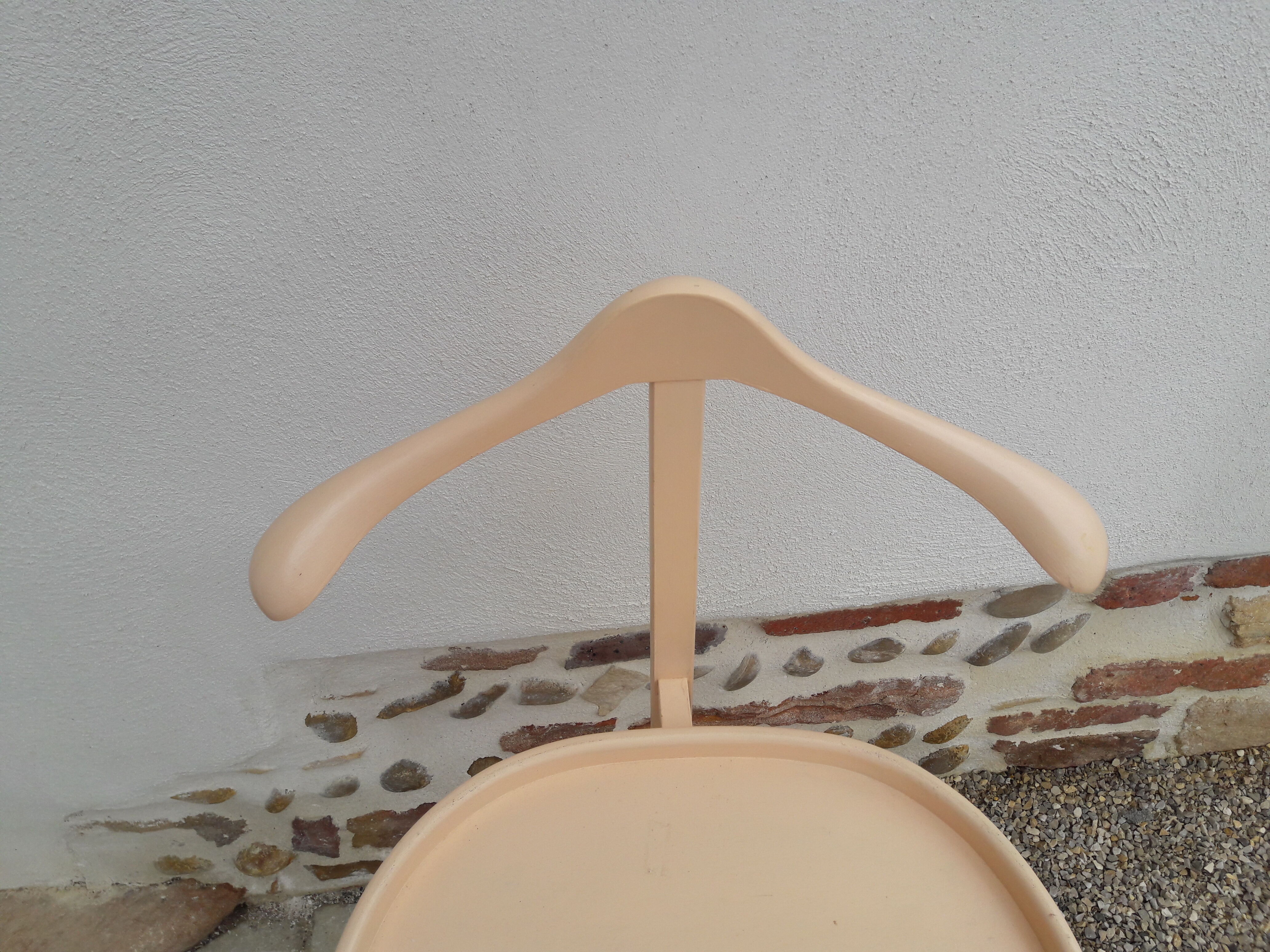 Valet de chambre on wheels