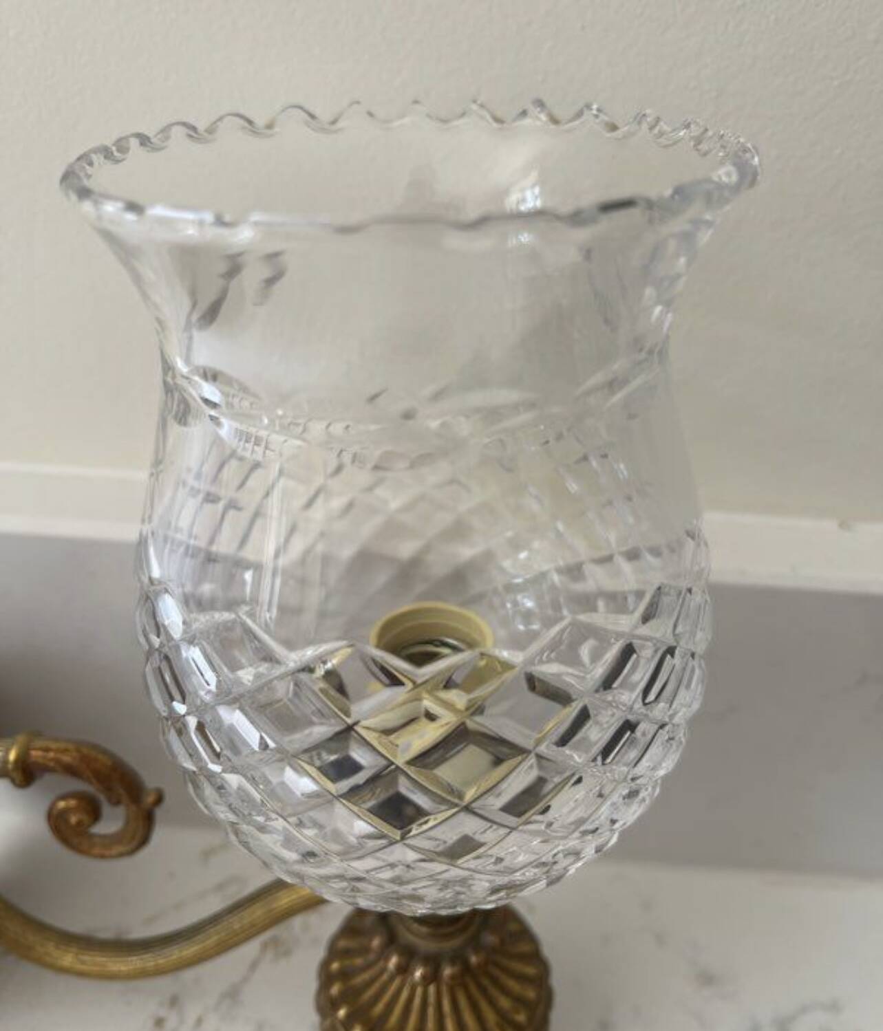 Applique en cuivre et verre ciselé