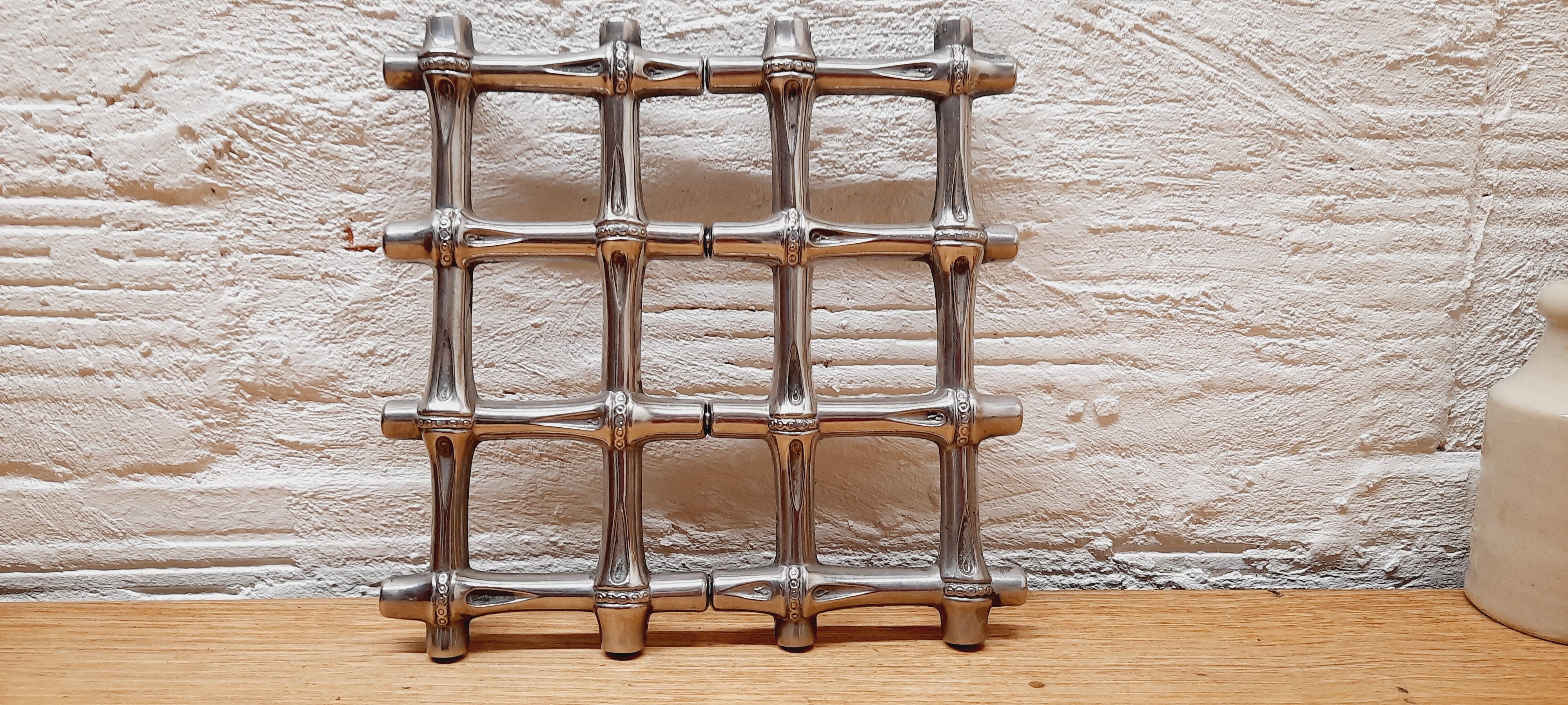 Bamboo silver metal trivety