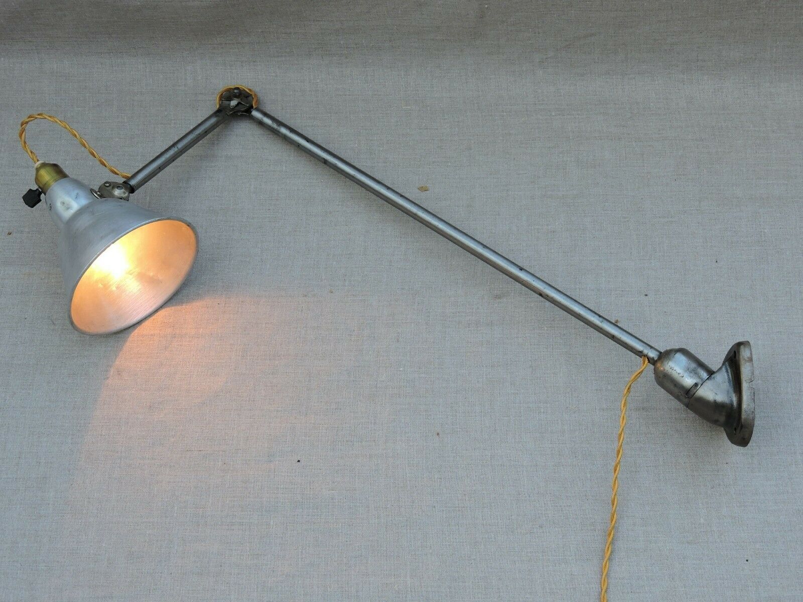 Vintage lamp apply mazda large model workshop wall