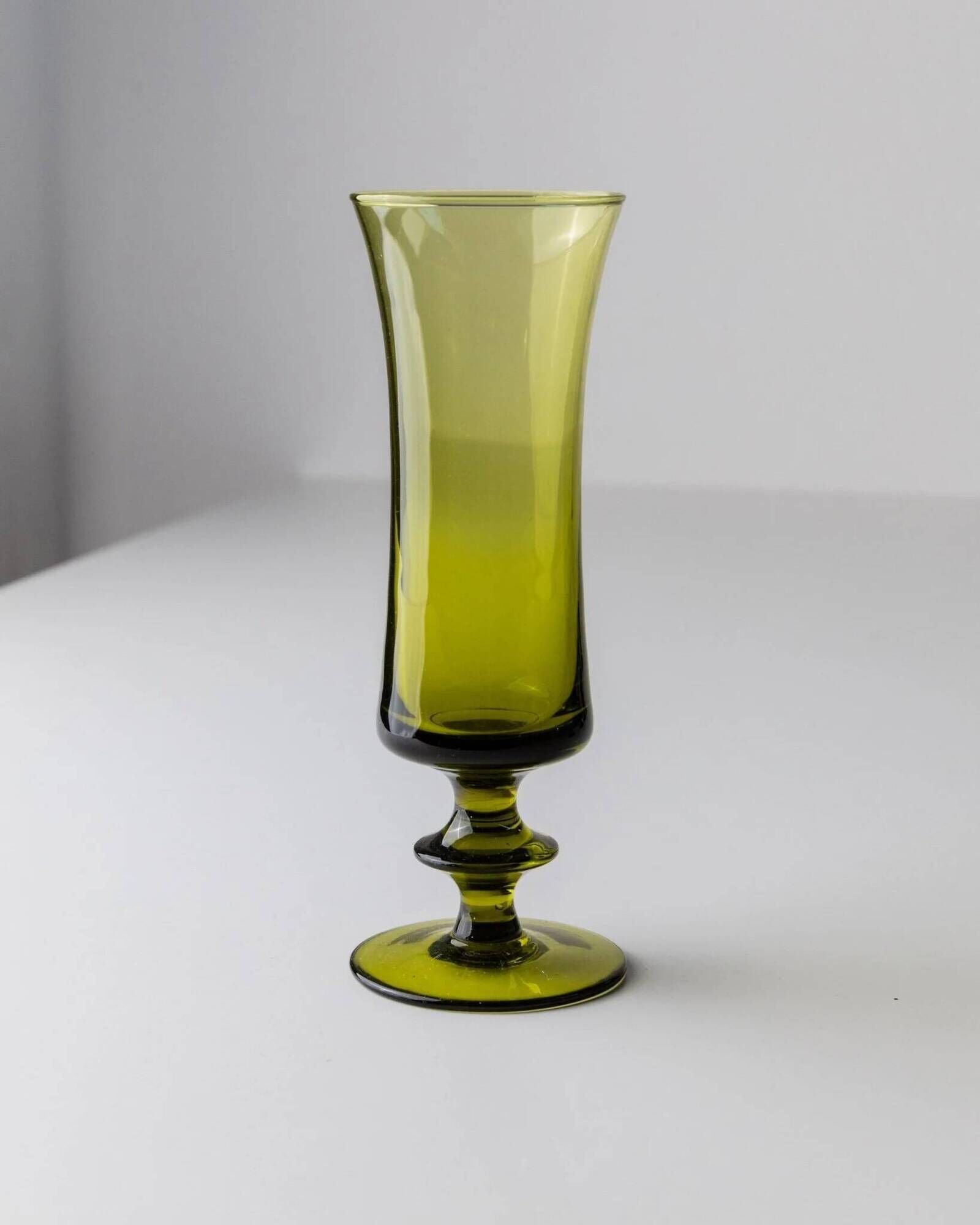 4 green Murano glass drinking glasses - mid-century Italian stemware, olive - 1970s retro cocktail set