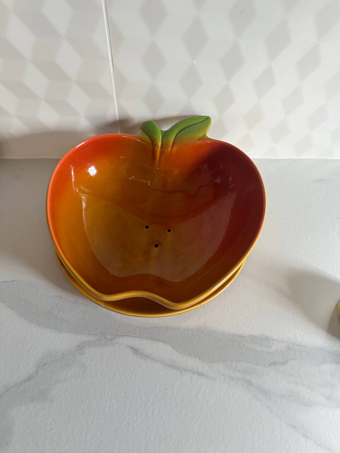 Vintage apple barbotine drainer salad bowl