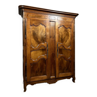 Armoire provençale époque louis xv en noyer massif vers 1750