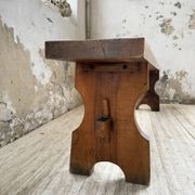 Paire de bancs noyer 1900