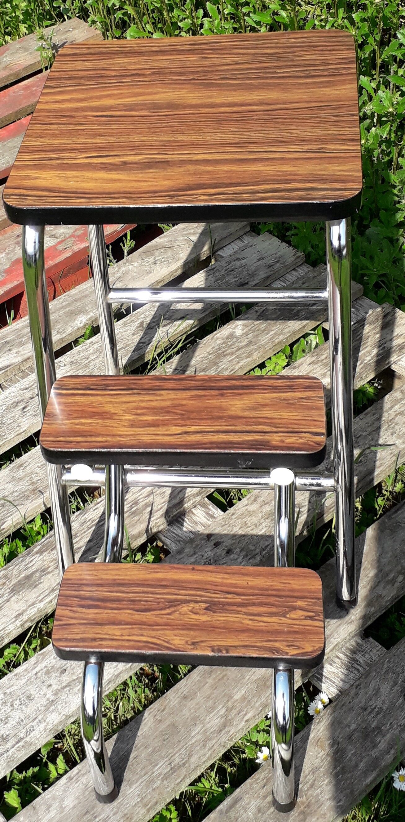 Stool with 3 steps brown