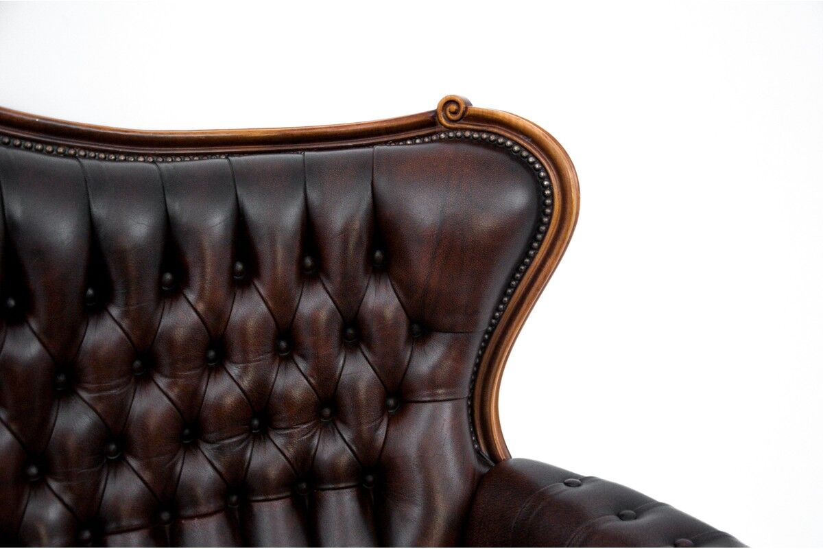Deep buttoned brown leather salon set