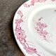 Plat rond Creil & Montereau en terre de fer rose, service "Centaurée"