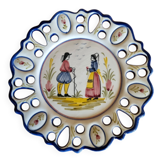 Assiette décorative bord dentelle en faïence de Bretagne motif couple de br