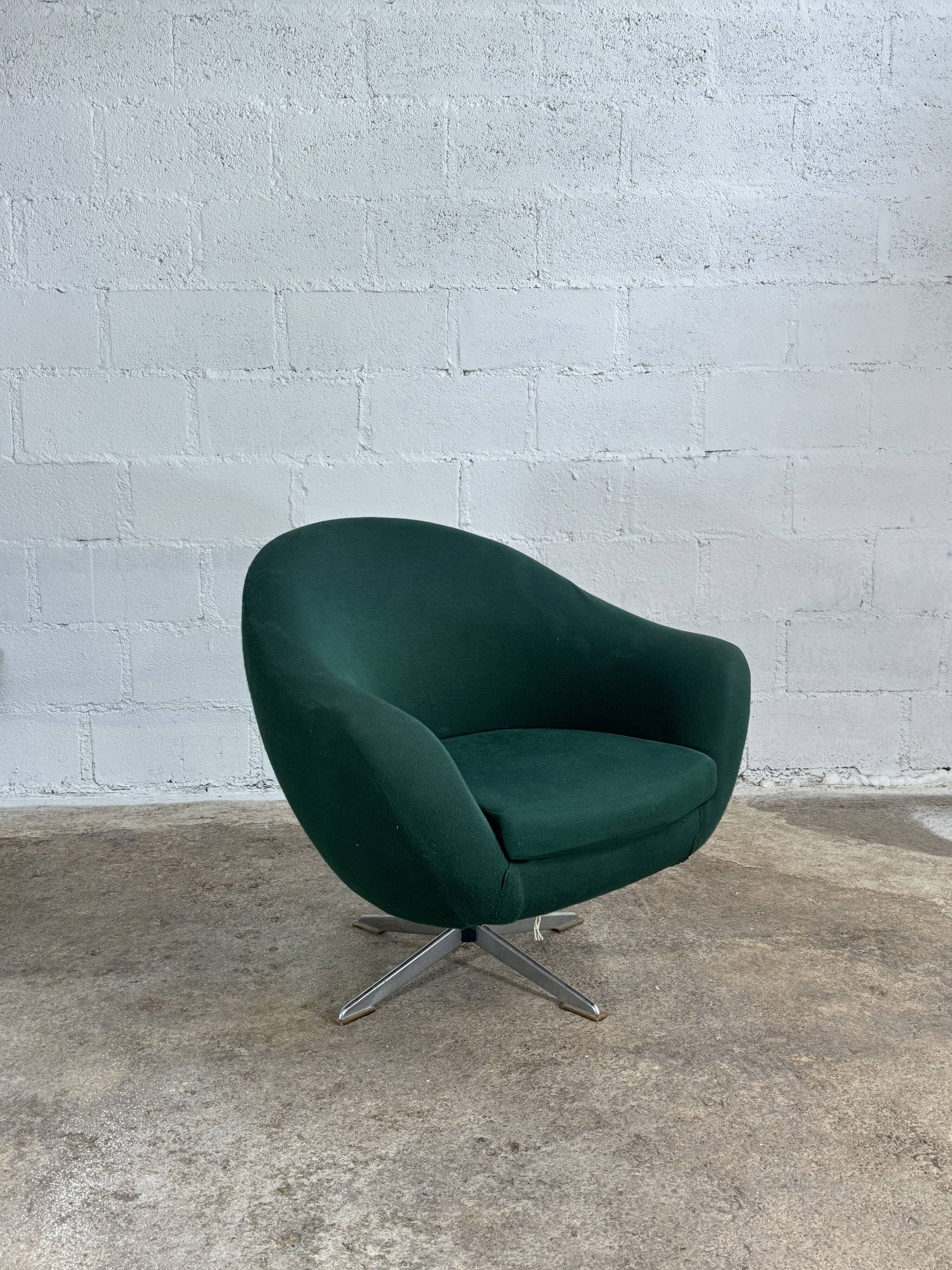 Vintage green egg chair