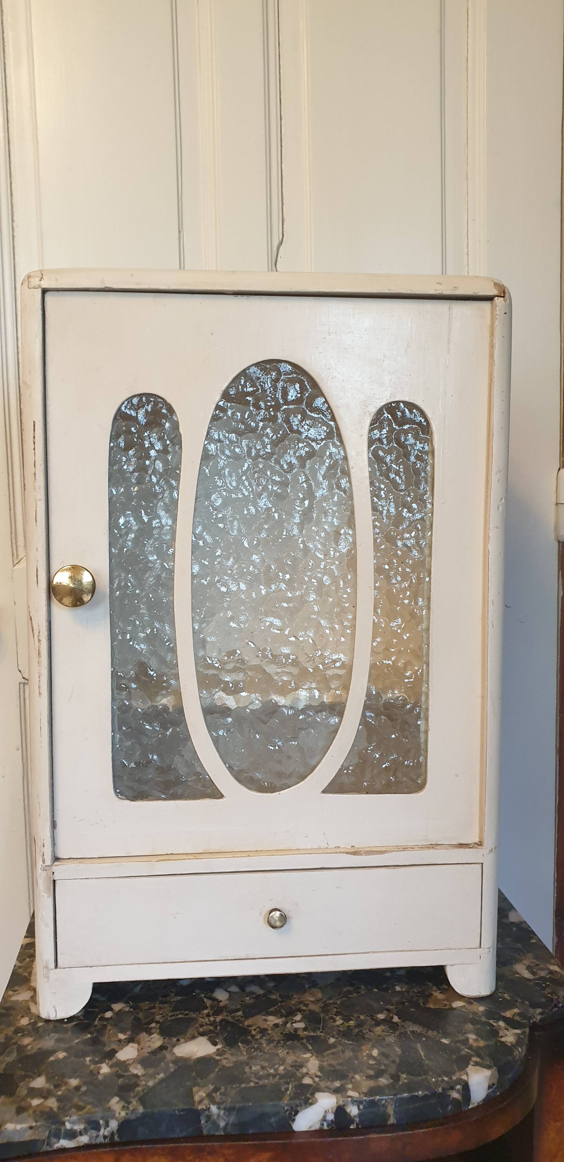 Medicine cabinet