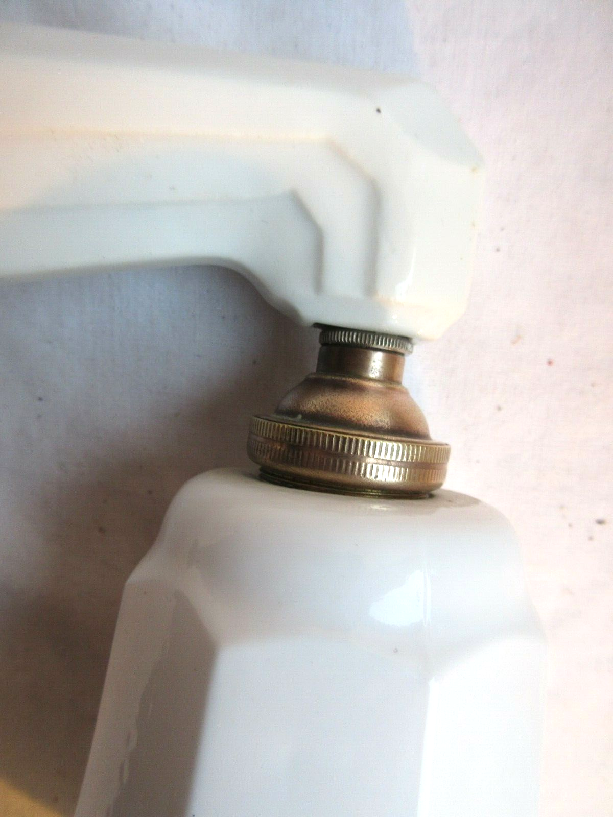Art Deco bathroom wall lamp in white porcelain and tulip in white opaline
