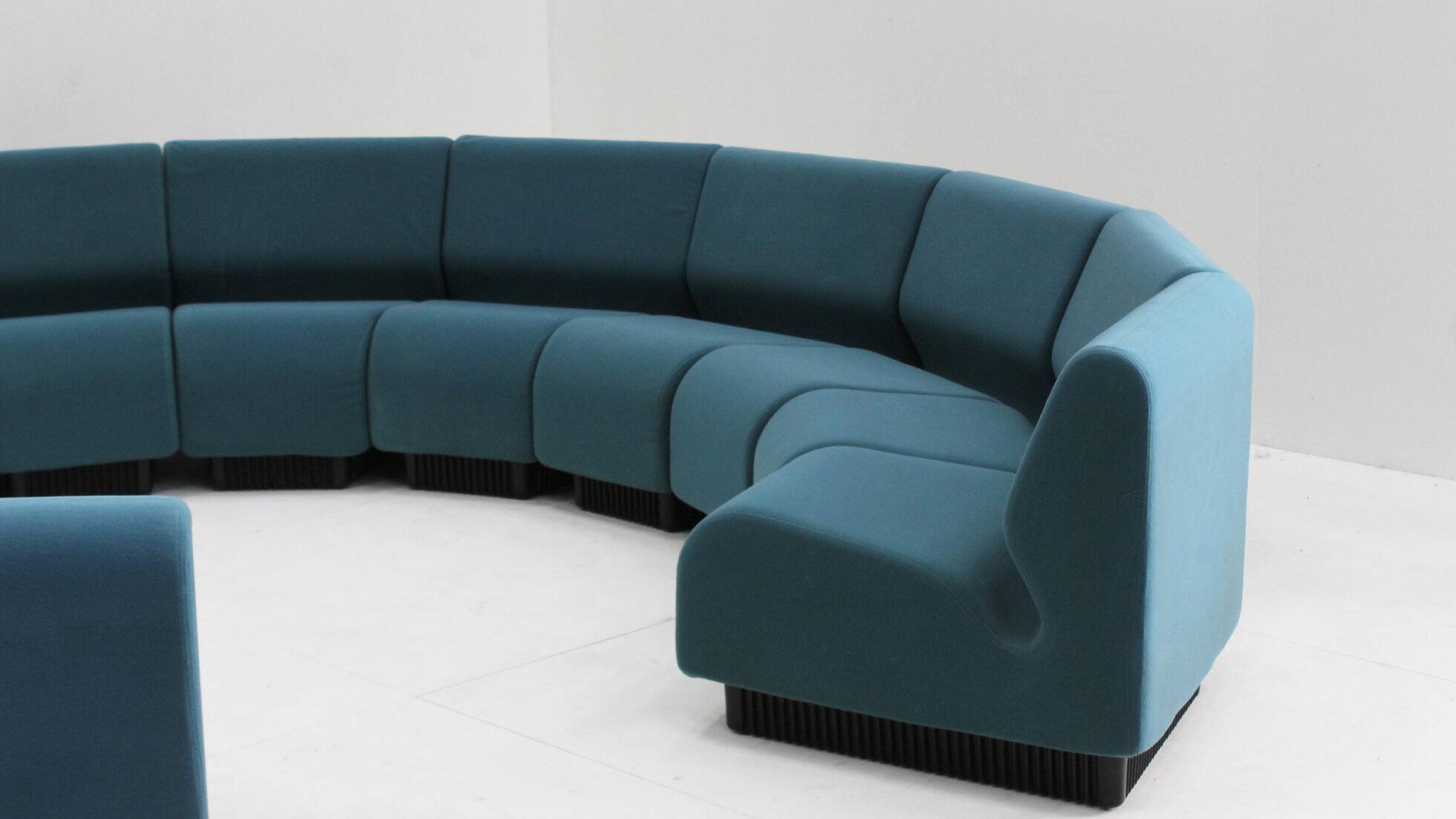 Vintage large modular round sofa by Don Chadwick for Herman Miller