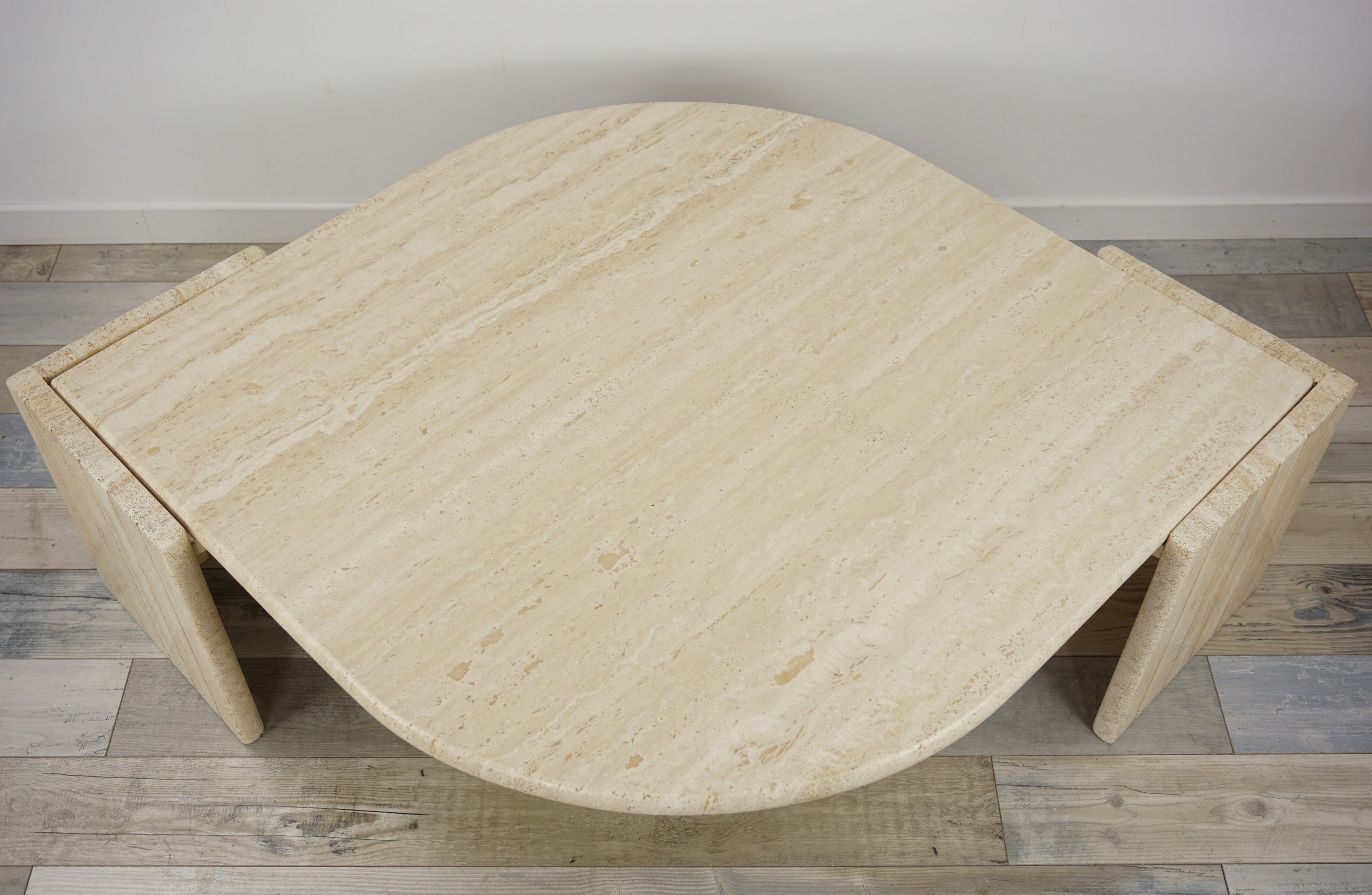 Coffee table in Italian travertine years 70