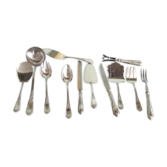 very complete menagère in silver metal