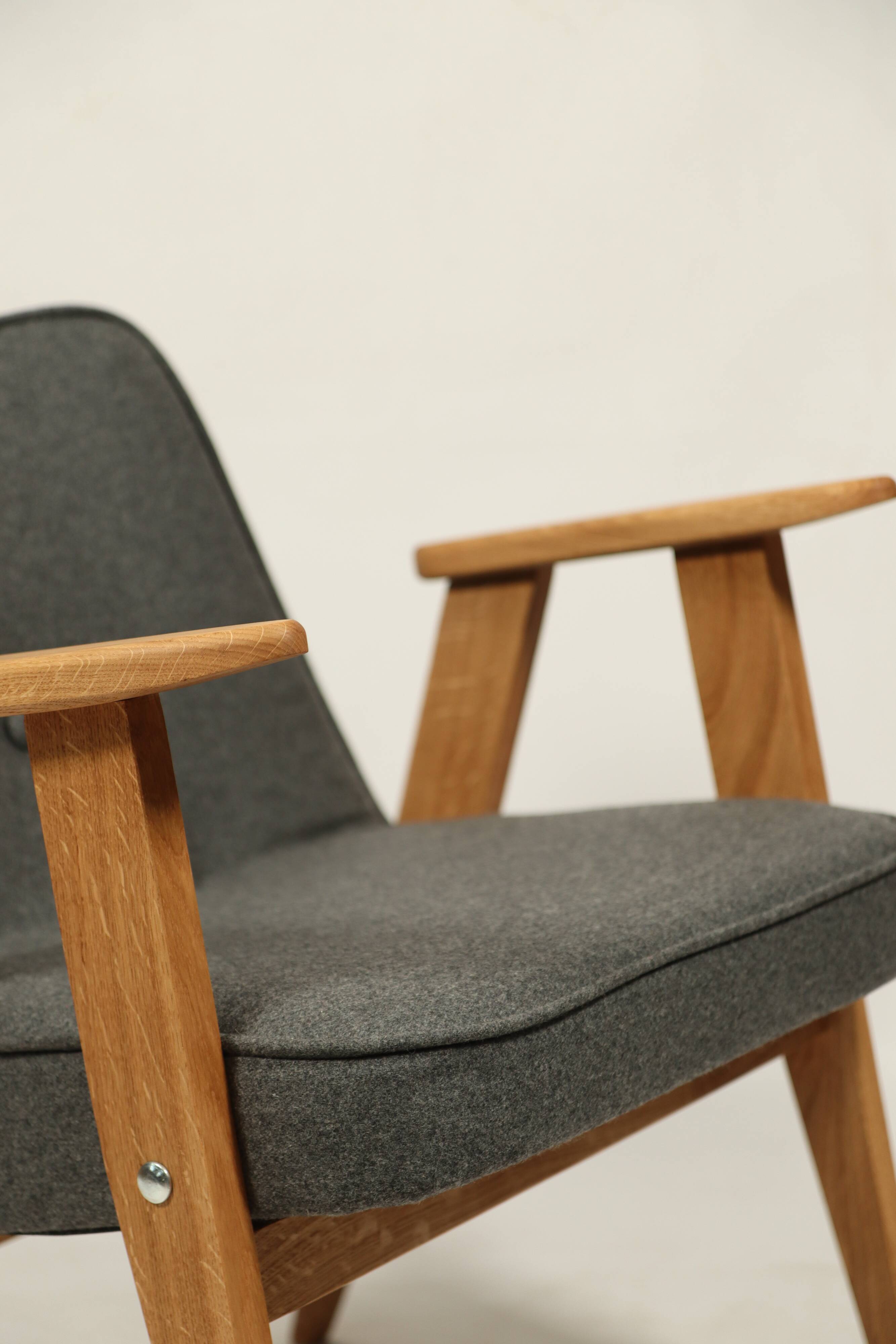 Fauteuil du milieu du siècle, revêtement en laine grise, bois de chêne, chaise longue de Style Vintage après rénovation