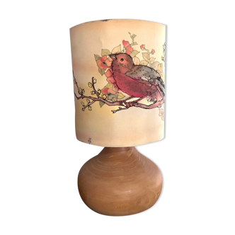 Lampe en bois et  abat jour à décor d'oiseau