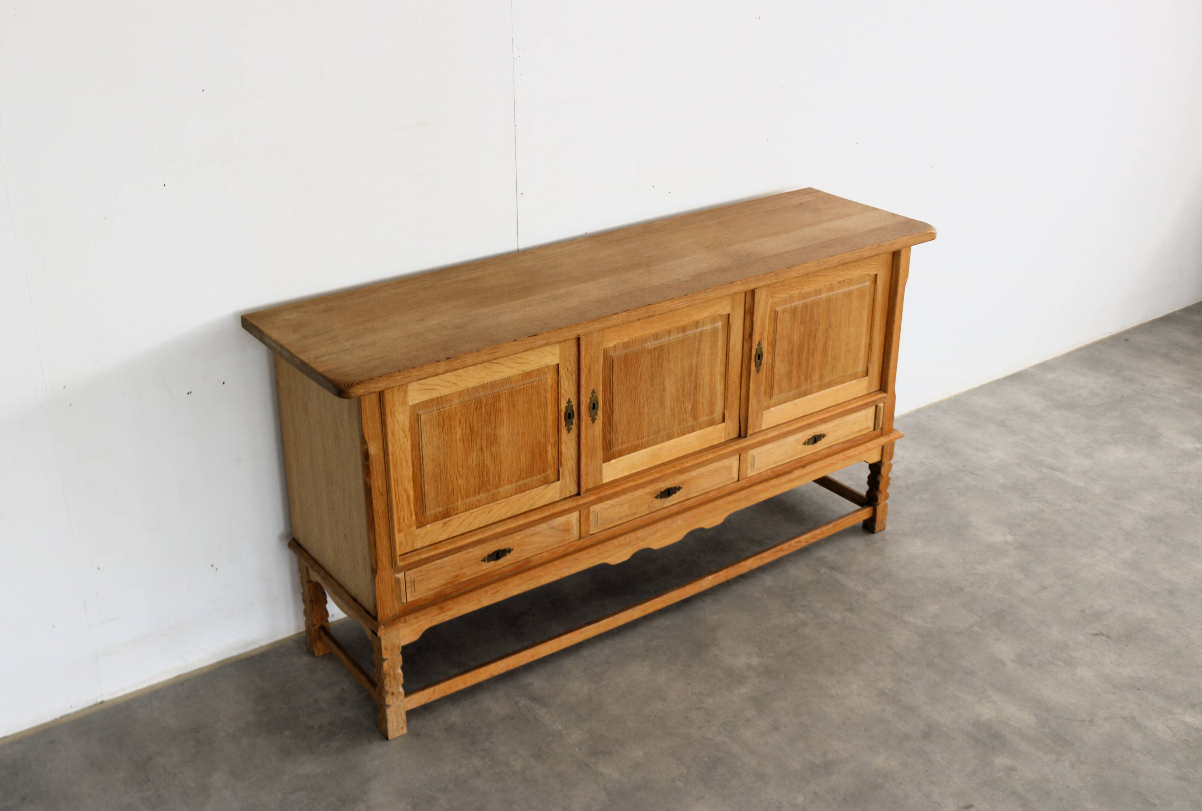 brutalist sideboard | oak | sideboard | 60s | Danish (2)