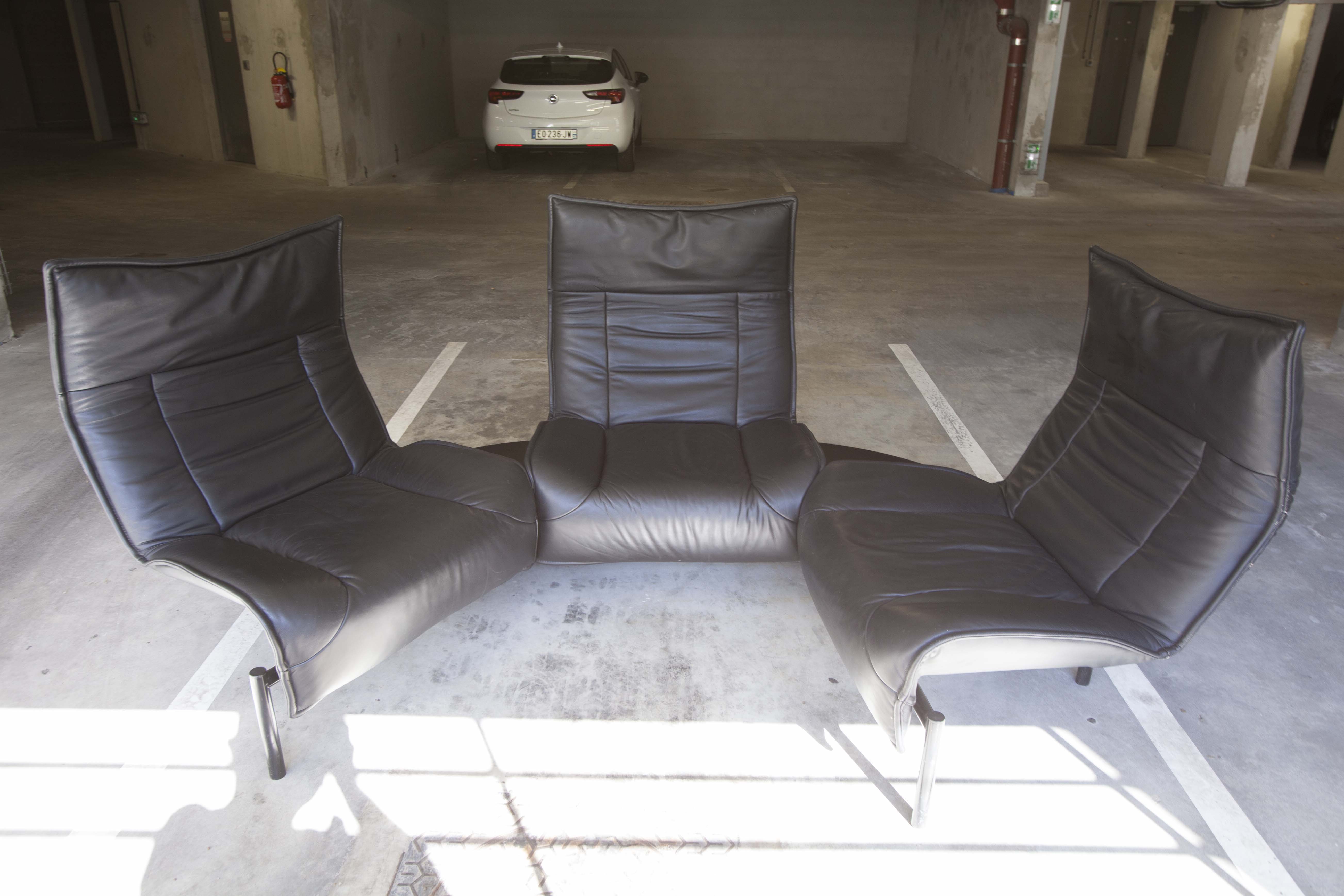 Leather sofa model "Veranda" Vico Magistretti for Cassina