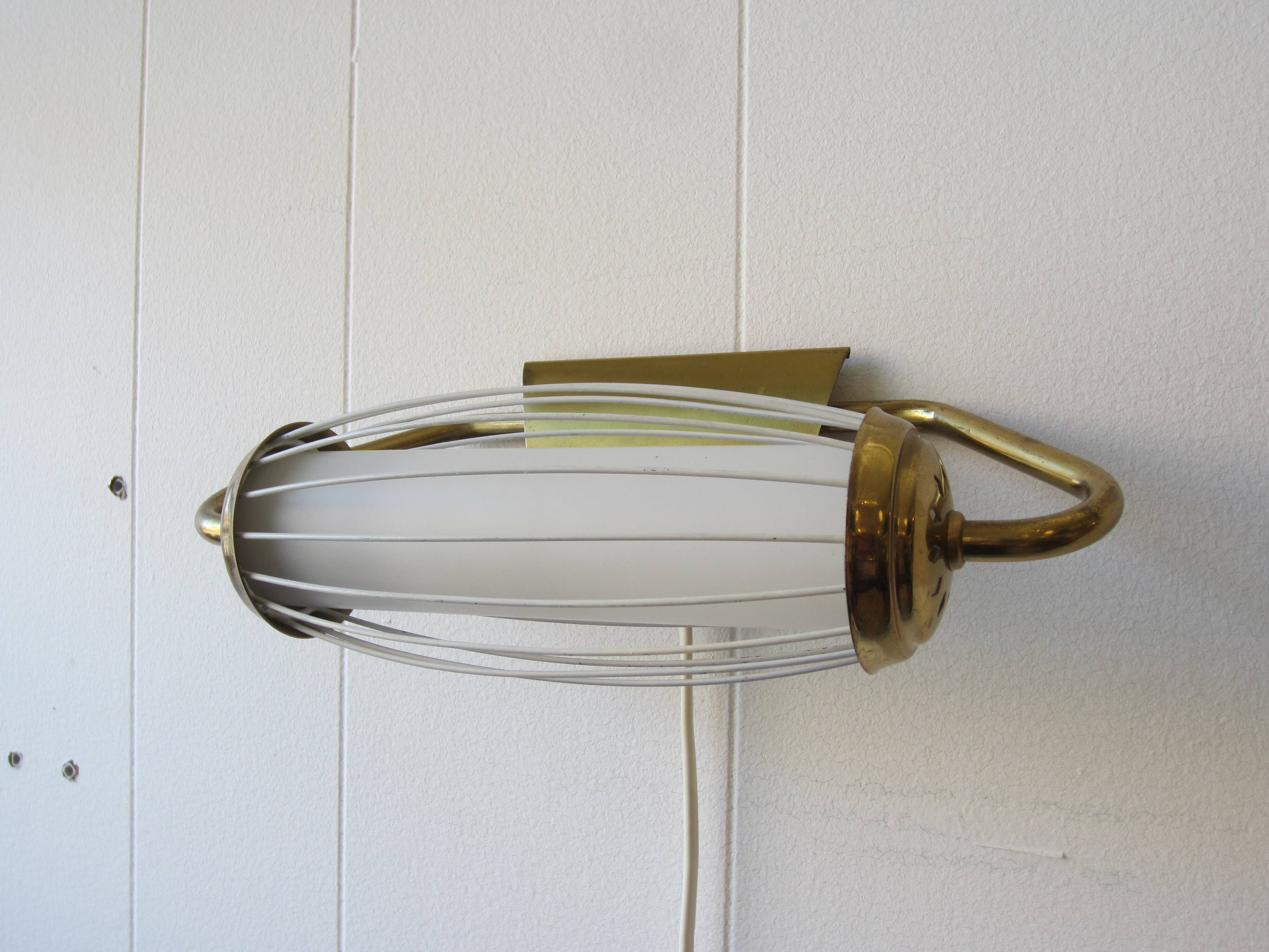 Scandinavian wall lamp in glass and brass