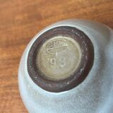 Mid-century German minimalist studio pottery vase by Hildegard and Peter Delius for Hamelner Kunsttöpferei, 1960s.