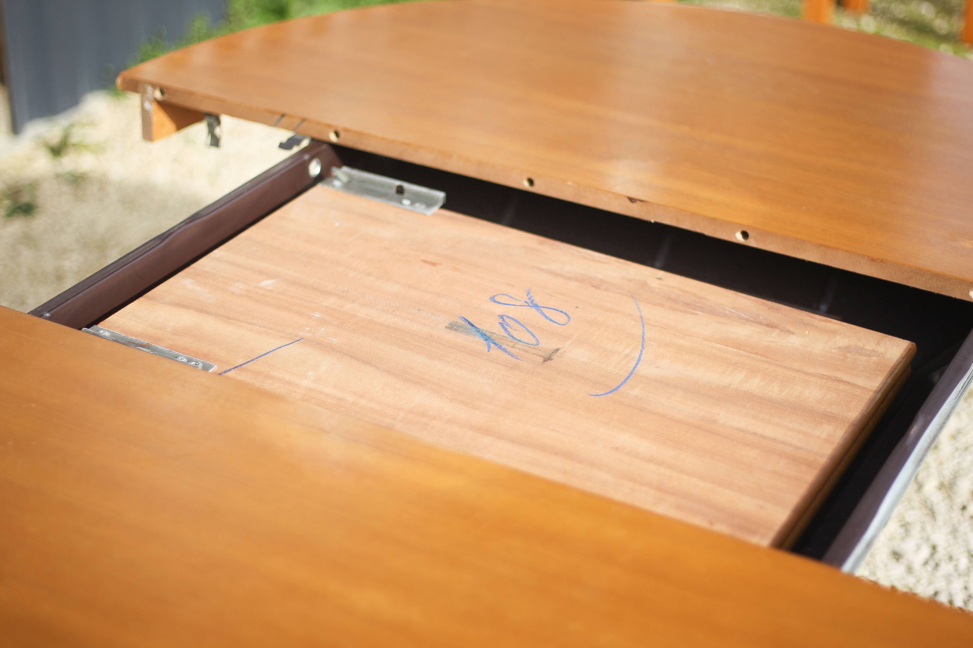 Table ronde bois et ses 4 chaises Self, table à manger, meuble de salon